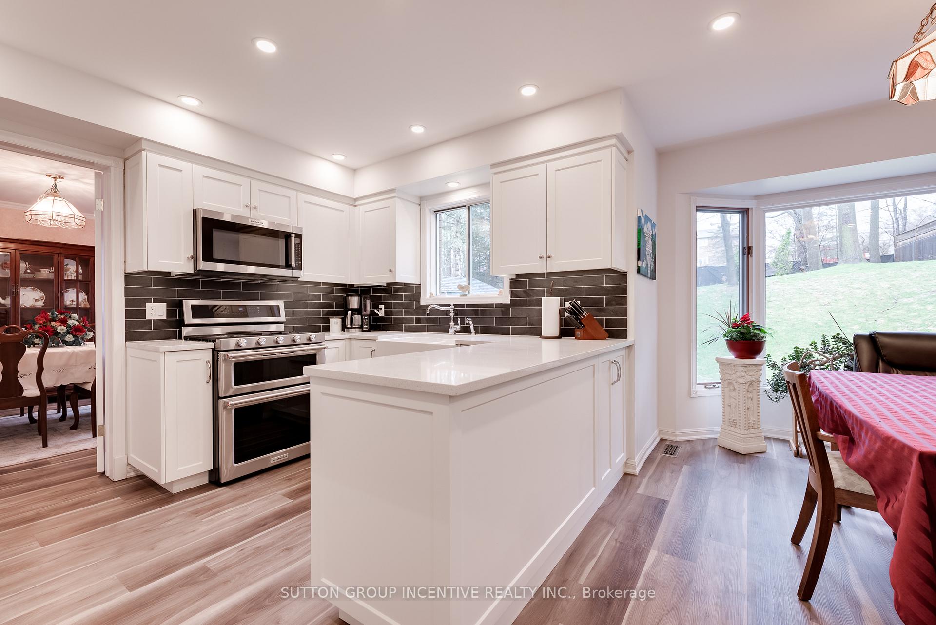 Photo 6 of 18 Valley Drive, Barrie, Sunnidale — HOMEH