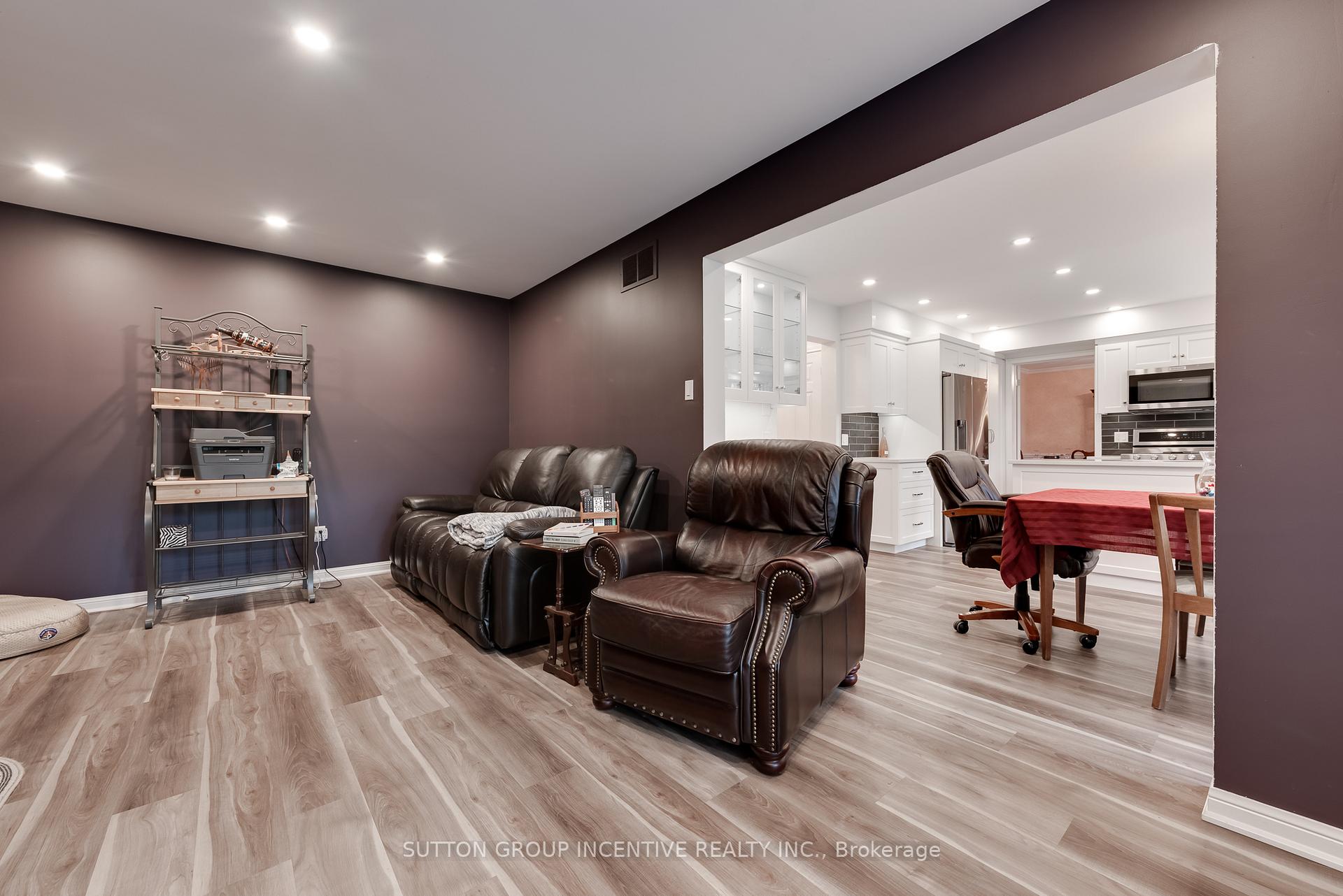 Photo 10 of 18 Valley Drive, Barrie, Sunnidale — HOMEH
