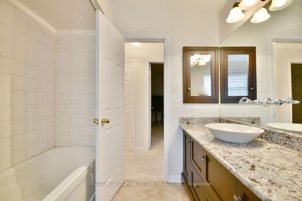 Photo 21 of 18 Valley Drive, Barrie, Sunnidale — HOMEH