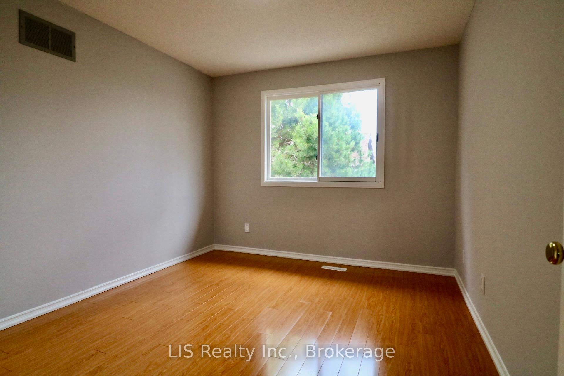 Photo 18 of 195 Delayne Drive, Aurora, Aurora Heights — HOMEH