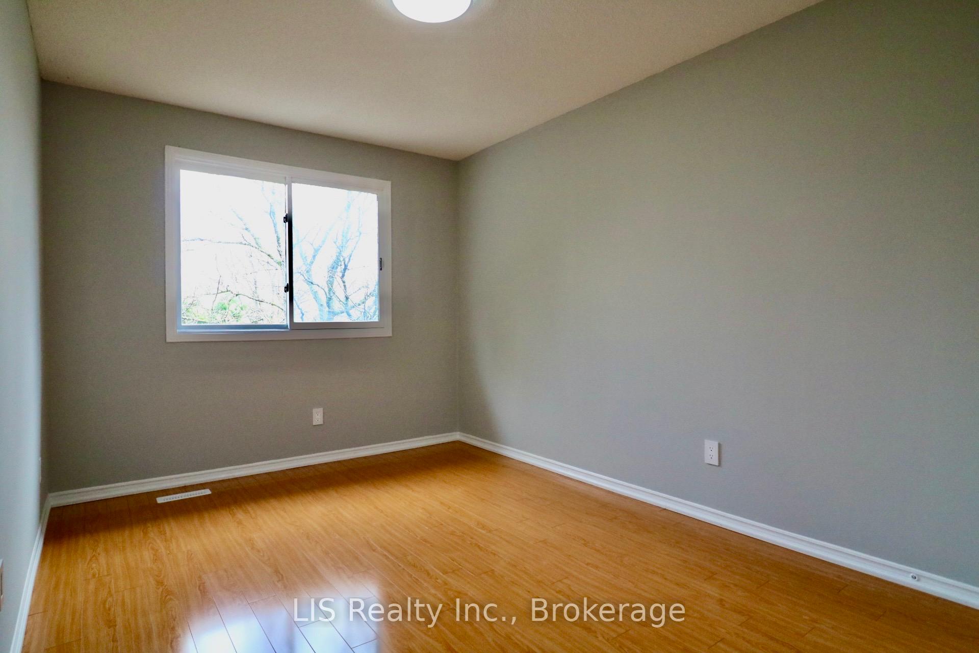 Photo 17 of 195 Delayne Drive, Aurora, Aurora Heights — HOMEH