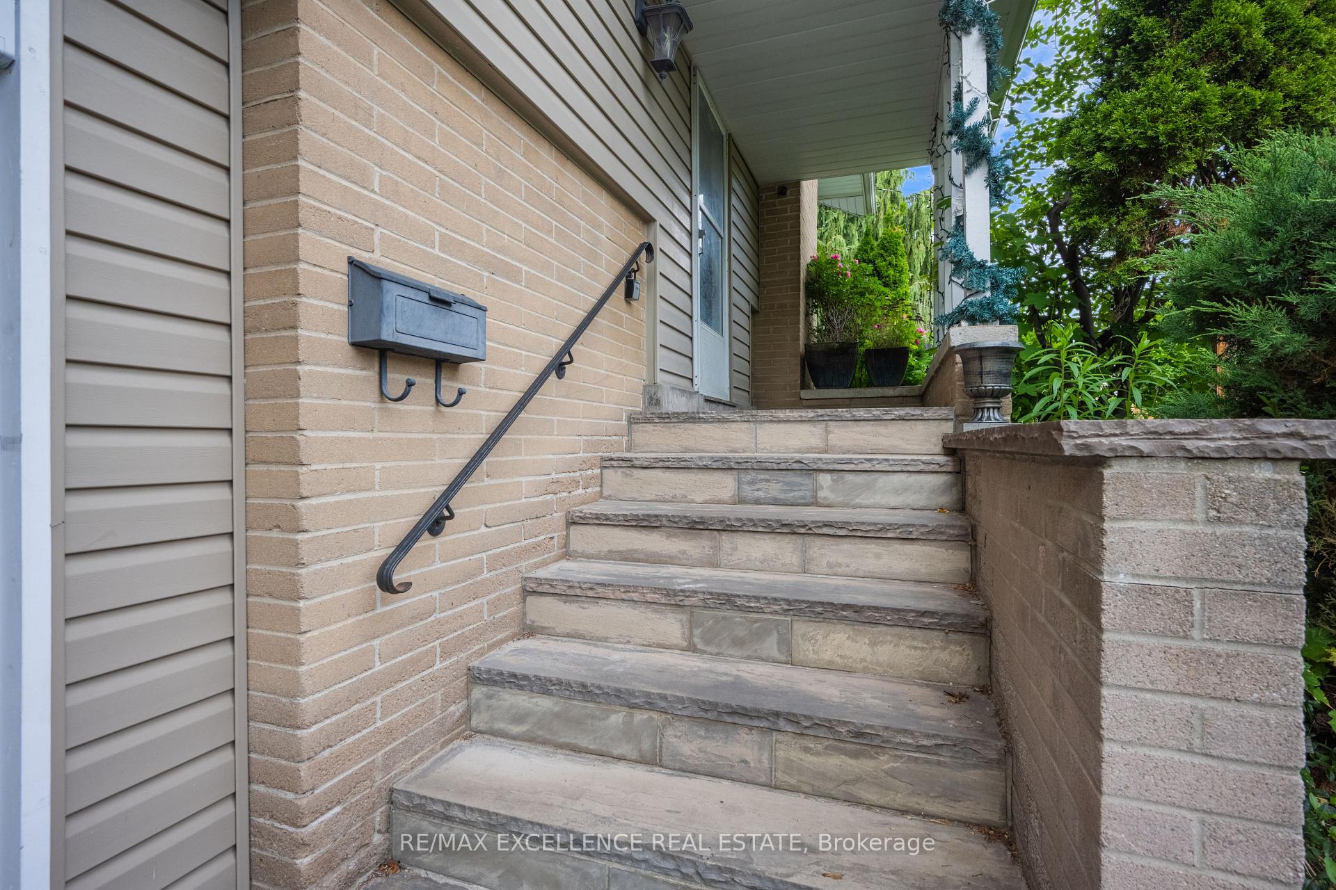 Photo 6 of 38 Eldomar Avenue, Brampton, Bram East — HOMEH