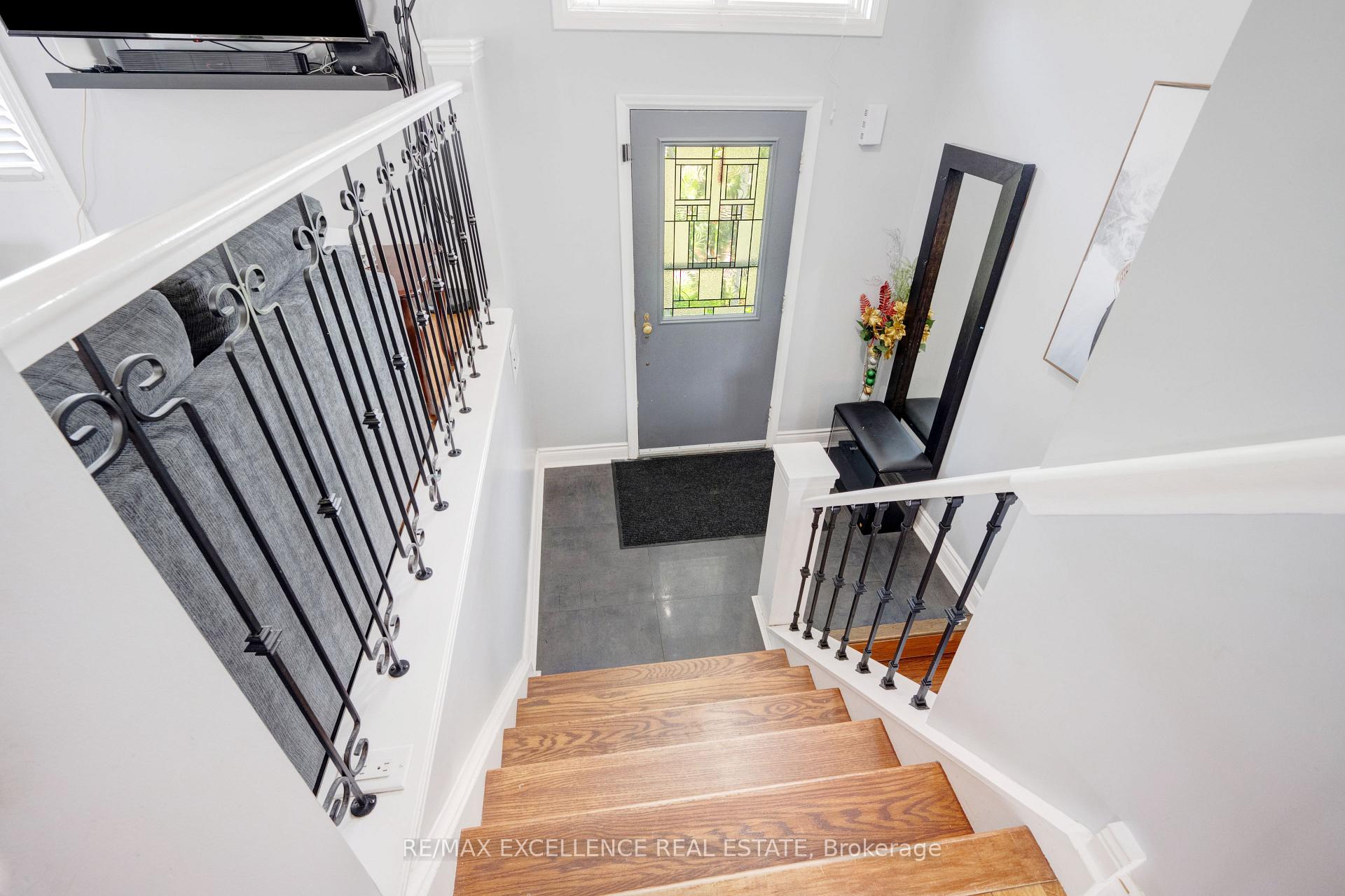 Photo 3 of 38 Eldomar Avenue, Brampton, Bram East — HOMEH