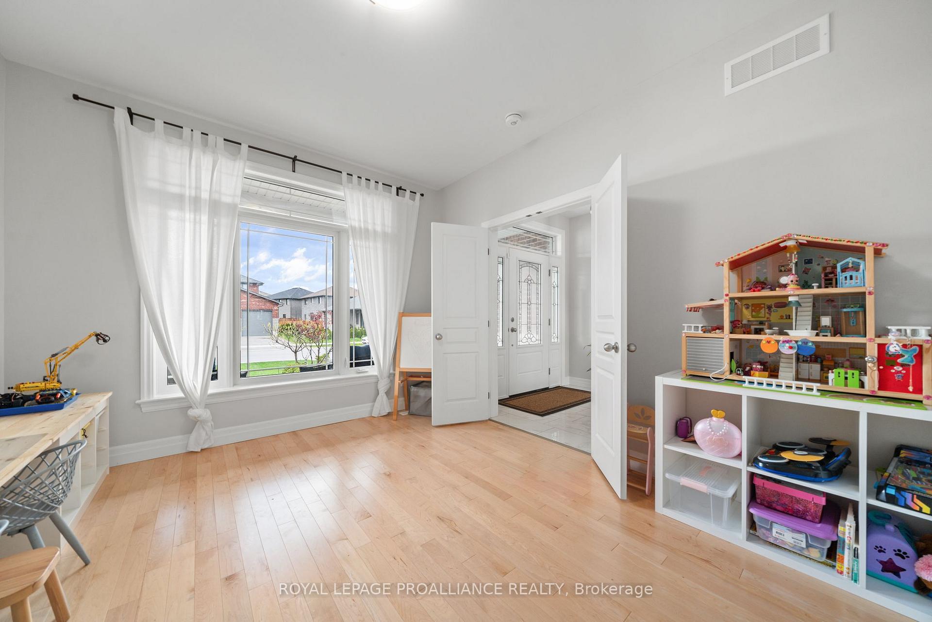 Photo 18 of 73 Hummingbird Drive, Belleville, Thurlow Ward — HOMEH