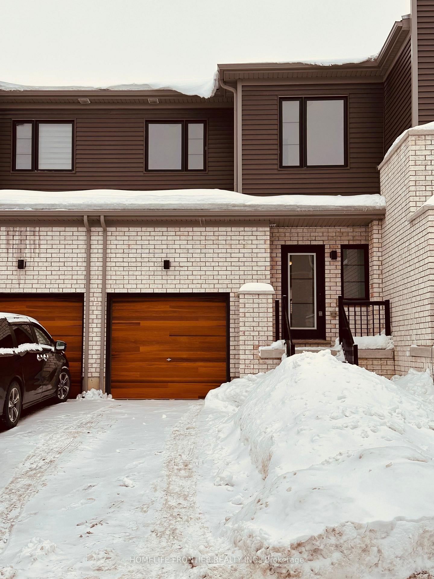Photo 2 of 31 Hay Lane, Barrie, Rural Barrie Southeast — HOMEH