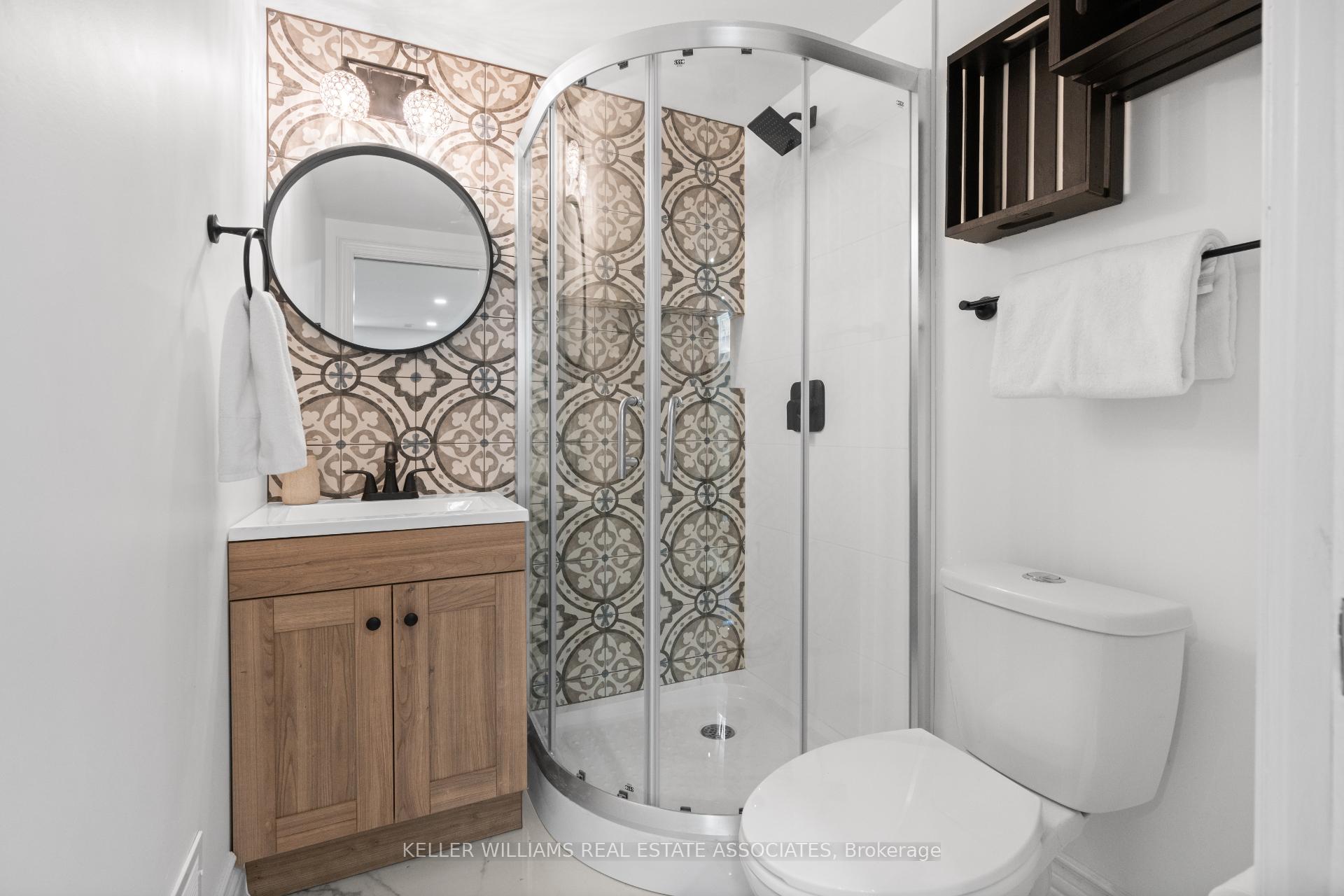 Photo 3 of 2310 Middlesmoor Crescent, Burlington, Brant Hills — HOMEH