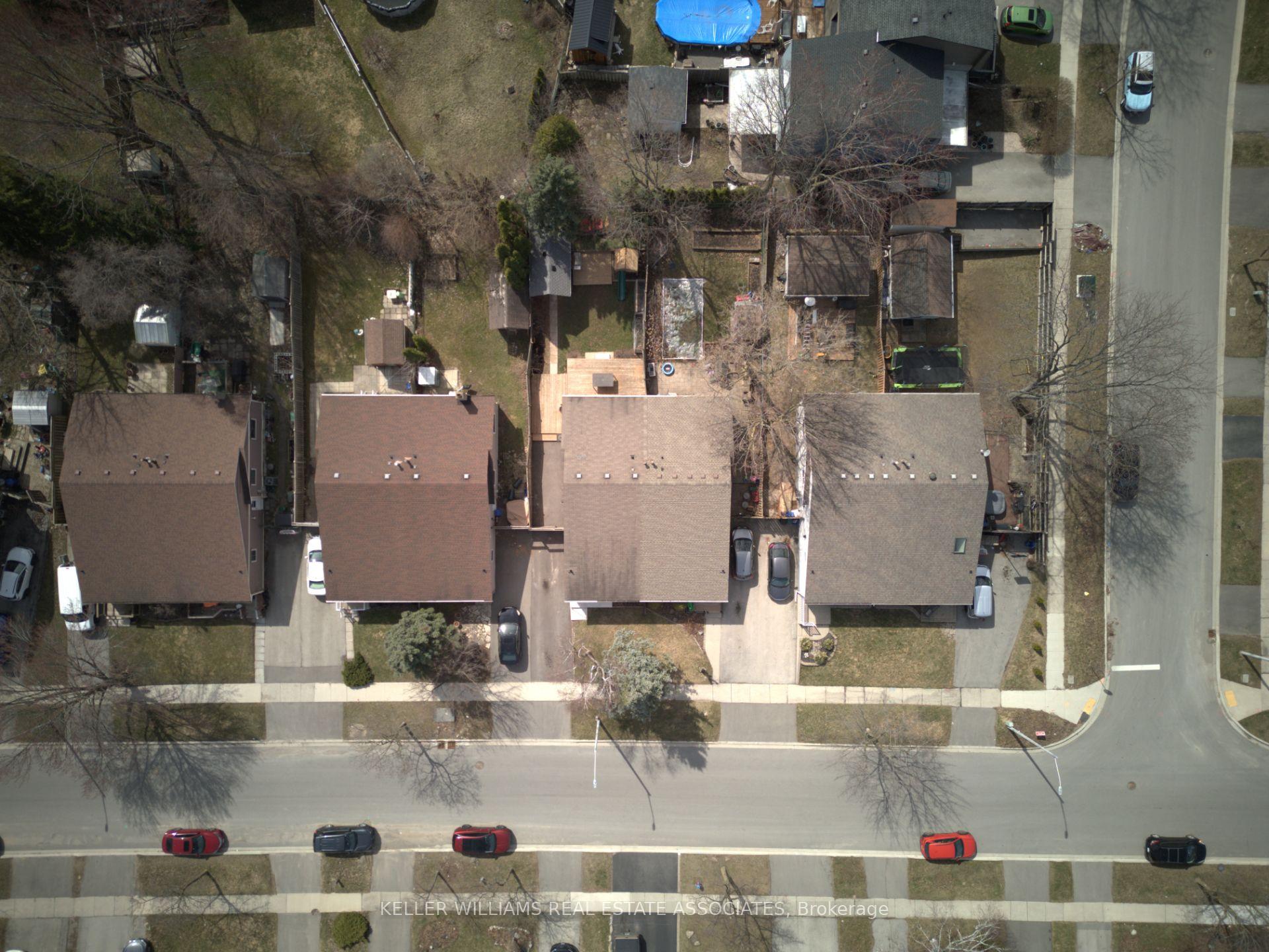 Photo 13 of 2310 Middlesmoor Crescent, Burlington, Brant Hills — HOMEH