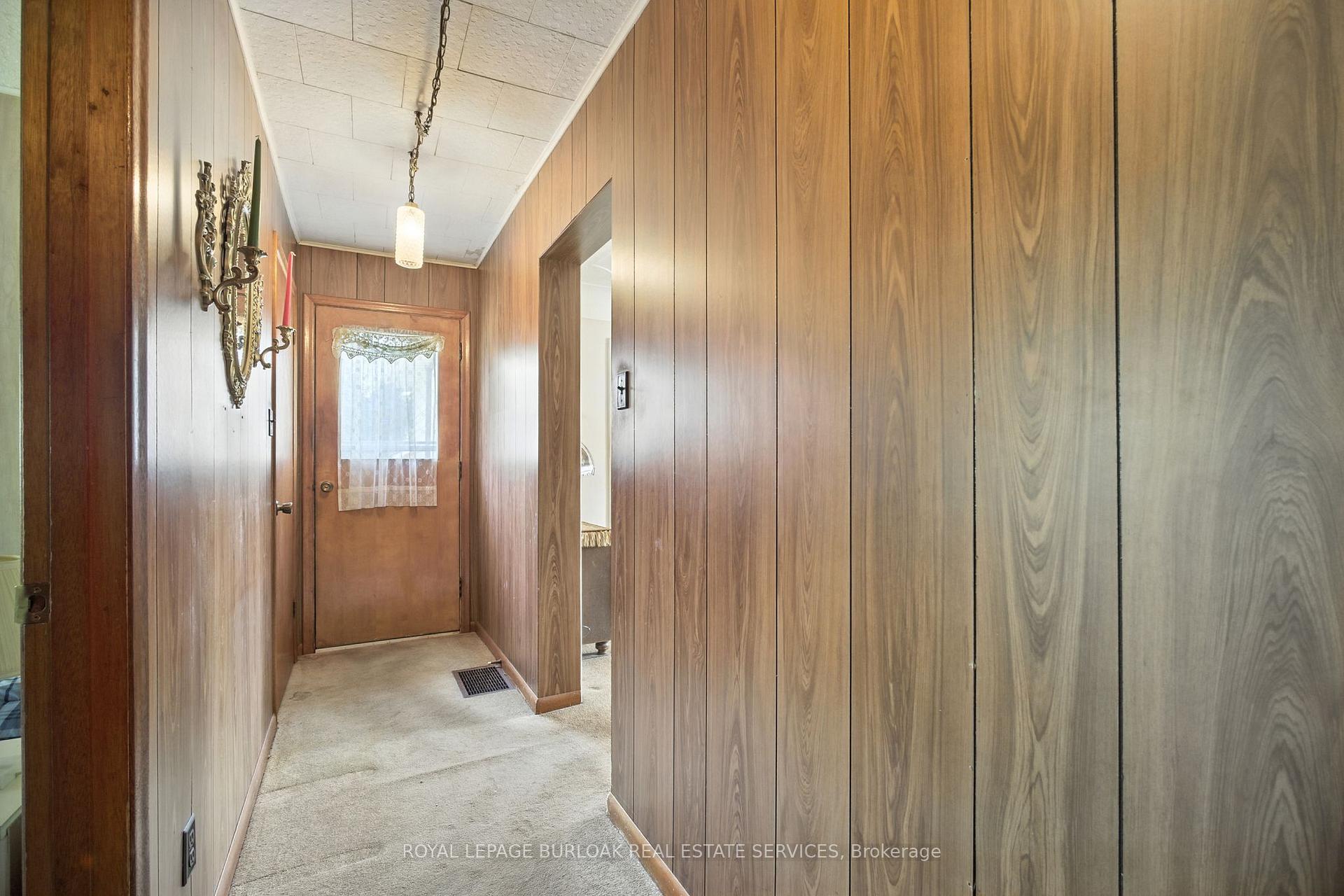 Photo 13 of 572 Parkside Drive, Hamilton, Rural Flamborough — HOMEH