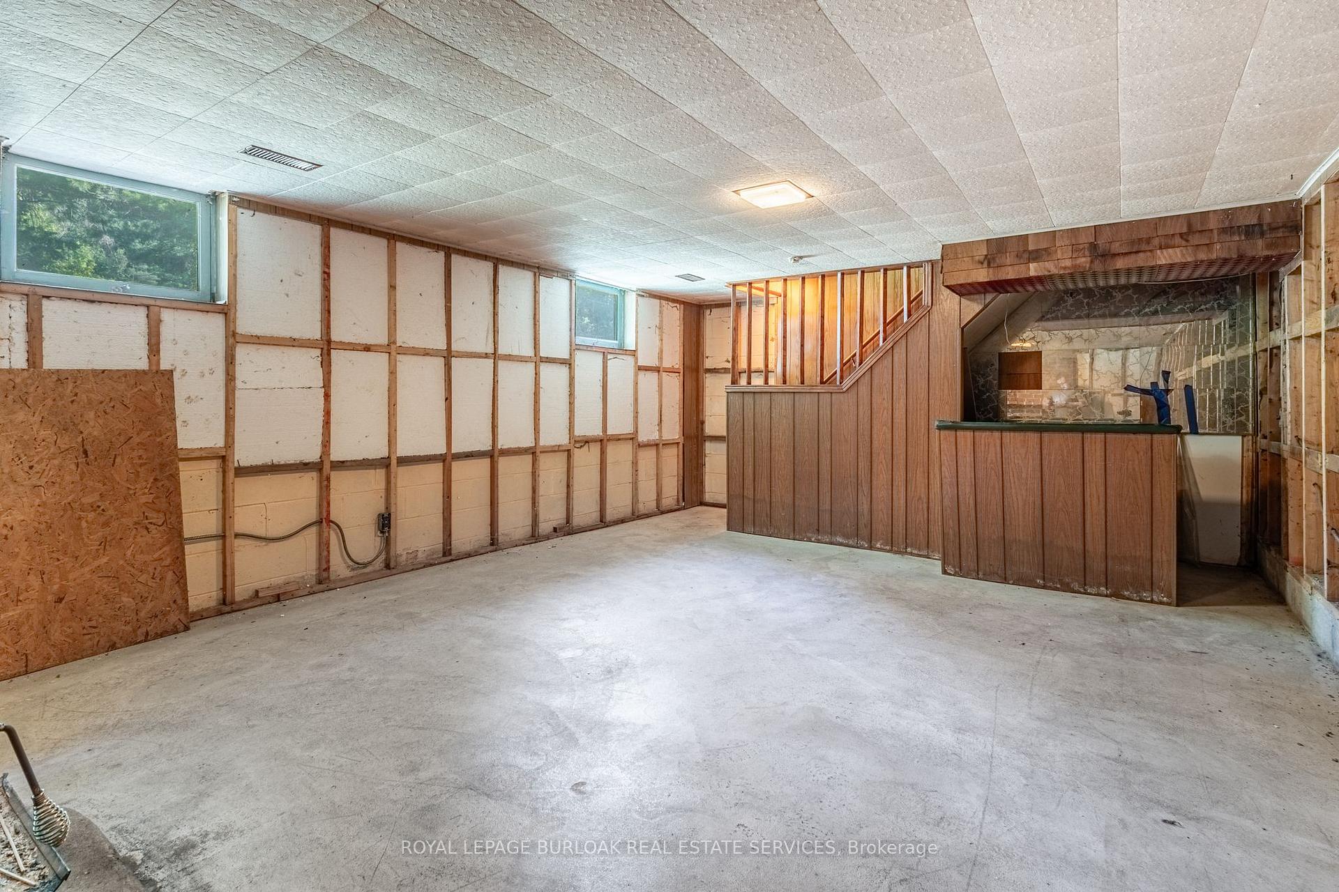 Photo 17 of 572 Parkside Drive, Hamilton, Rural Flamborough — HOMEH