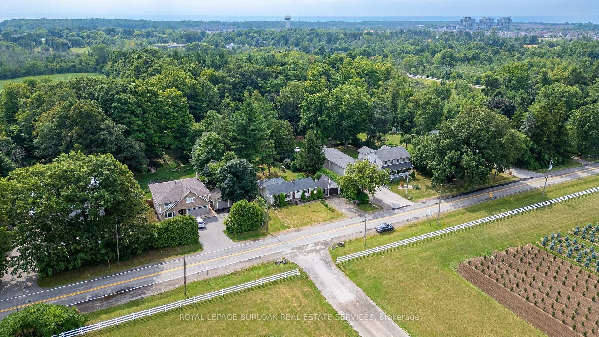 Photo 31 of 572 Parkside Drive, Hamilton, Rural Flamborough — HOMEH