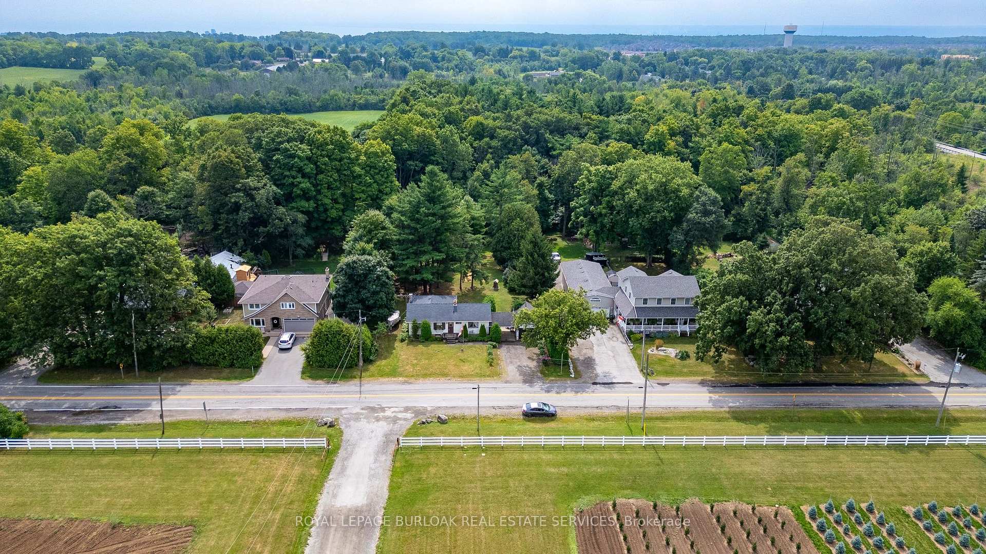 Photo 32 of 572 Parkside Drive, Hamilton, Rural Flamborough — HOMEH