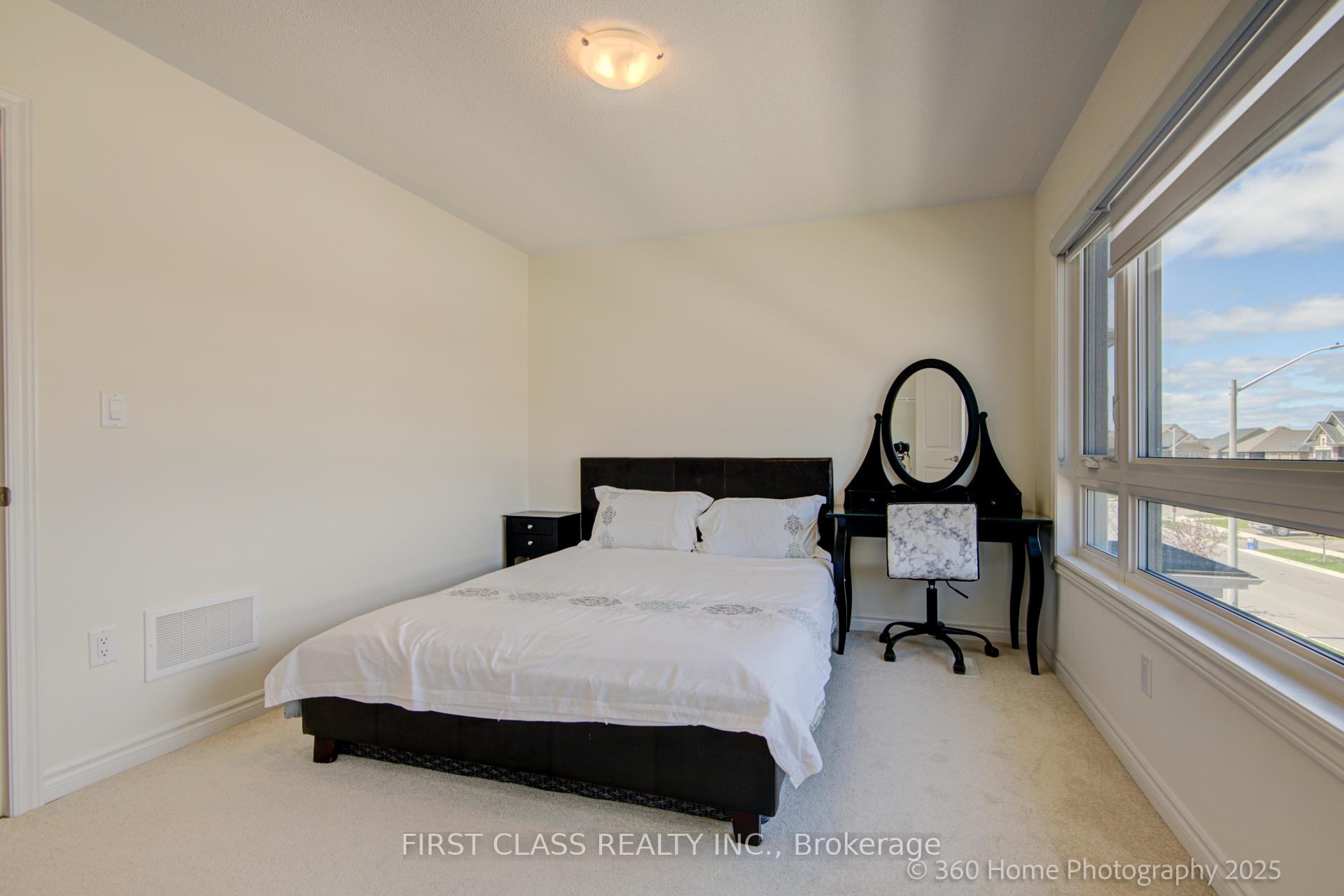 Photo 17 of 86 Shepherd Drive, Barrie, Rural Barrie Southeast — HOMEH