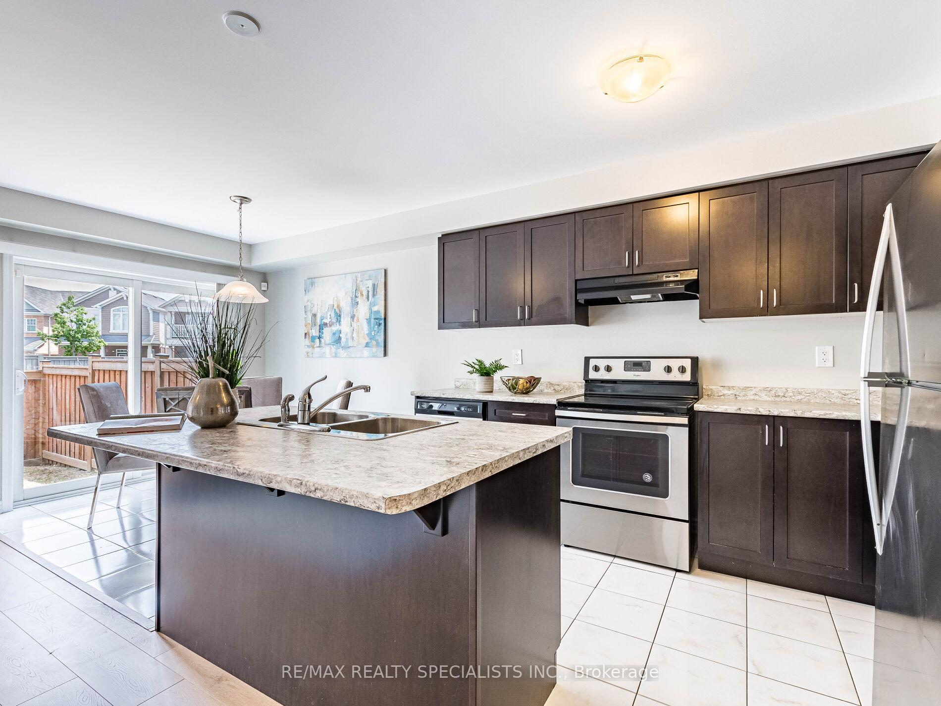 Photo 5 of 55 Rockbrook Trail, Brampton, Northwest Brampton — HOMEH