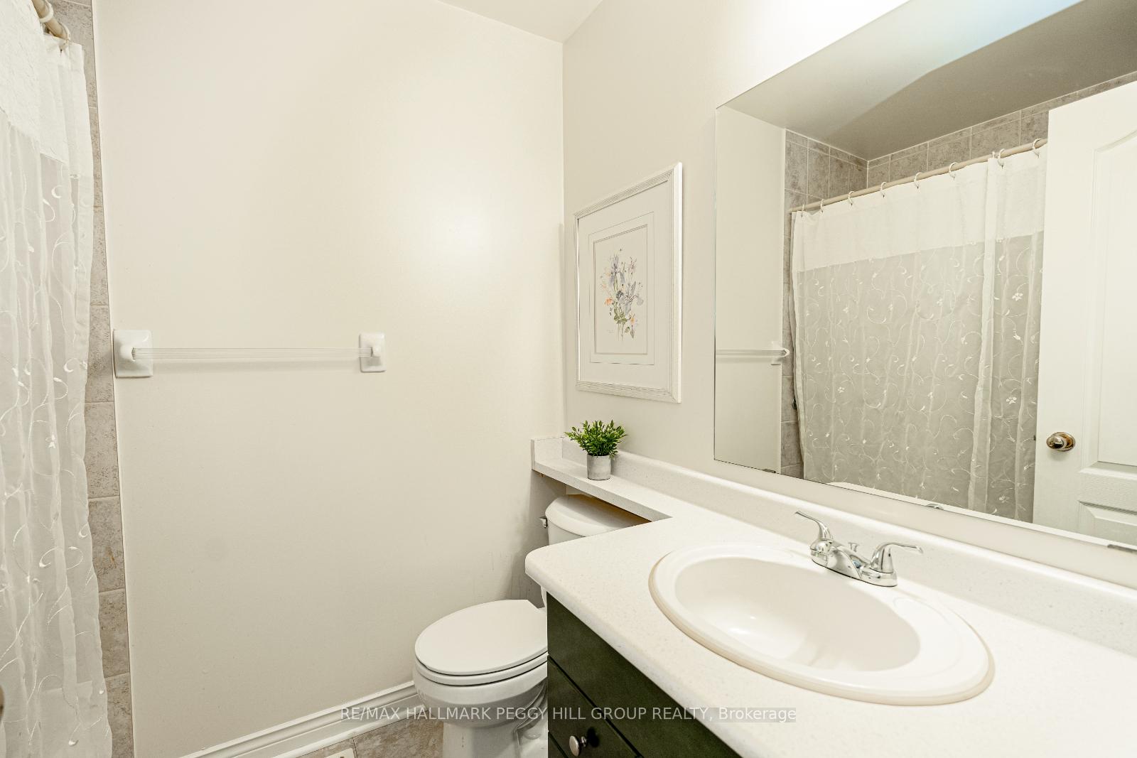 Photo 12 of 94 Crompton Drive, Barrie, Little Lake — HOMEH