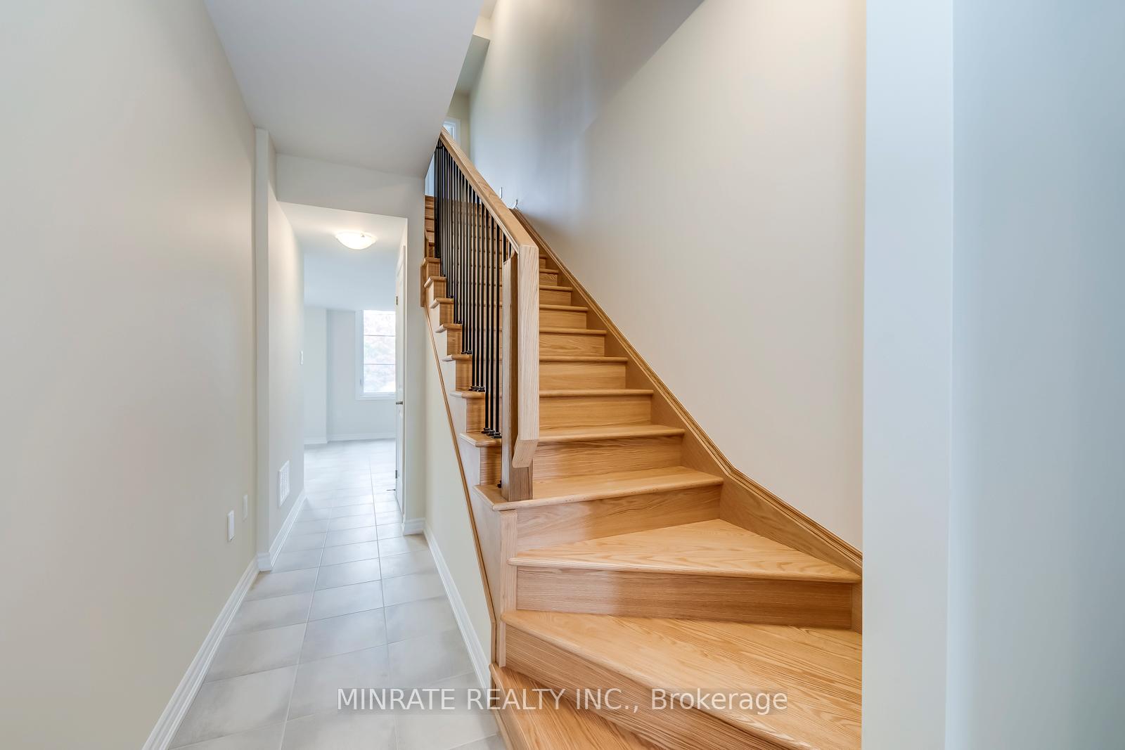 Photo 2 of 2086 Fairmont Common, Burlington, Tyandaga — HOMEH