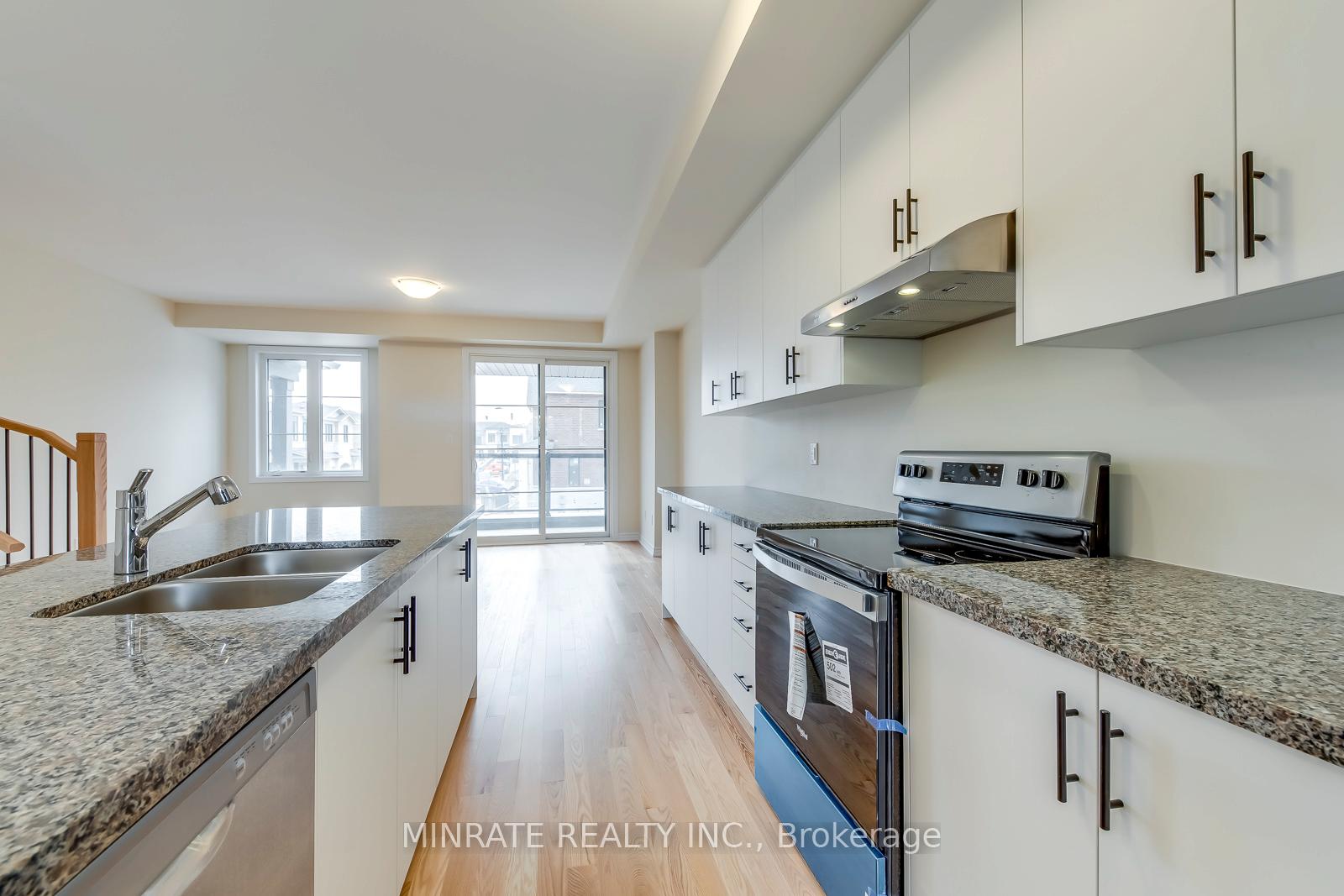 Photo 5 of 2086 Fairmont Common, Burlington, Tyandaga — HOMEH