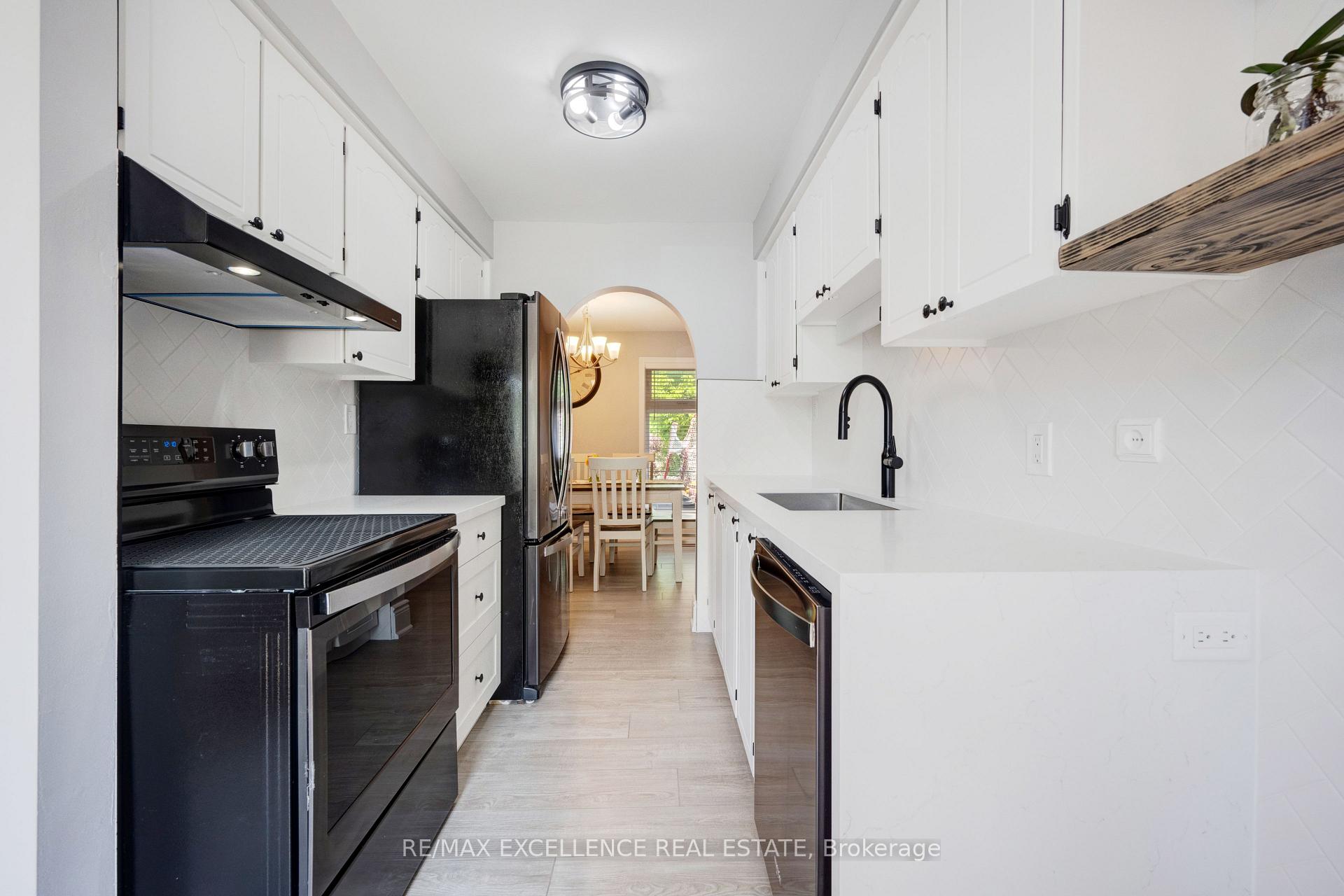 Photo 1 of 18 Carter Drive, Brampton, Brampton North — HOMEH