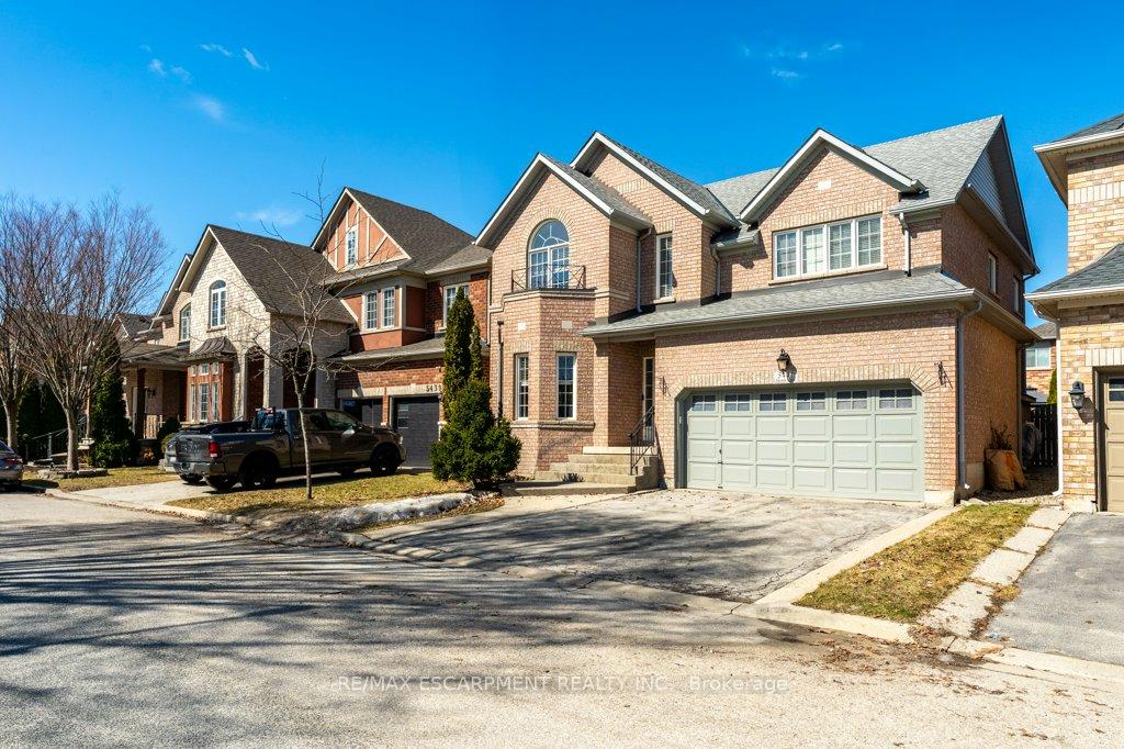 Photo 2 of 5441 Jacada Road, Burlington, Orchard — HOMEH