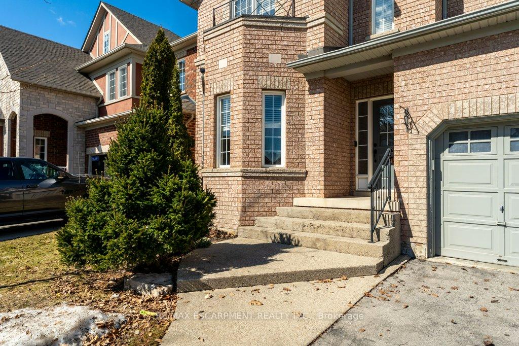 Photo 3 of 5441 Jacada Road, Burlington, Orchard — HOMEH