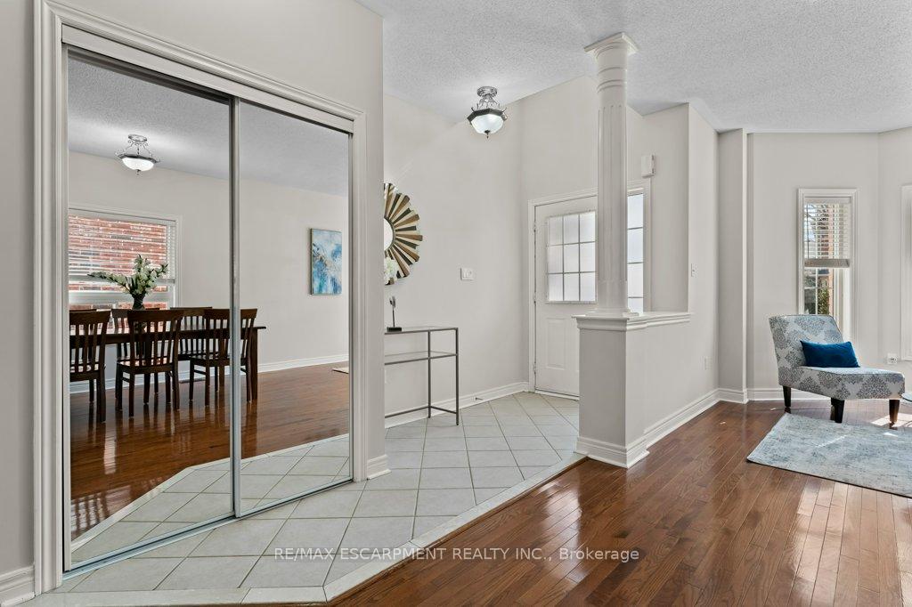 Photo 4 of 5441 Jacada Road, Burlington, Orchard — HOMEH