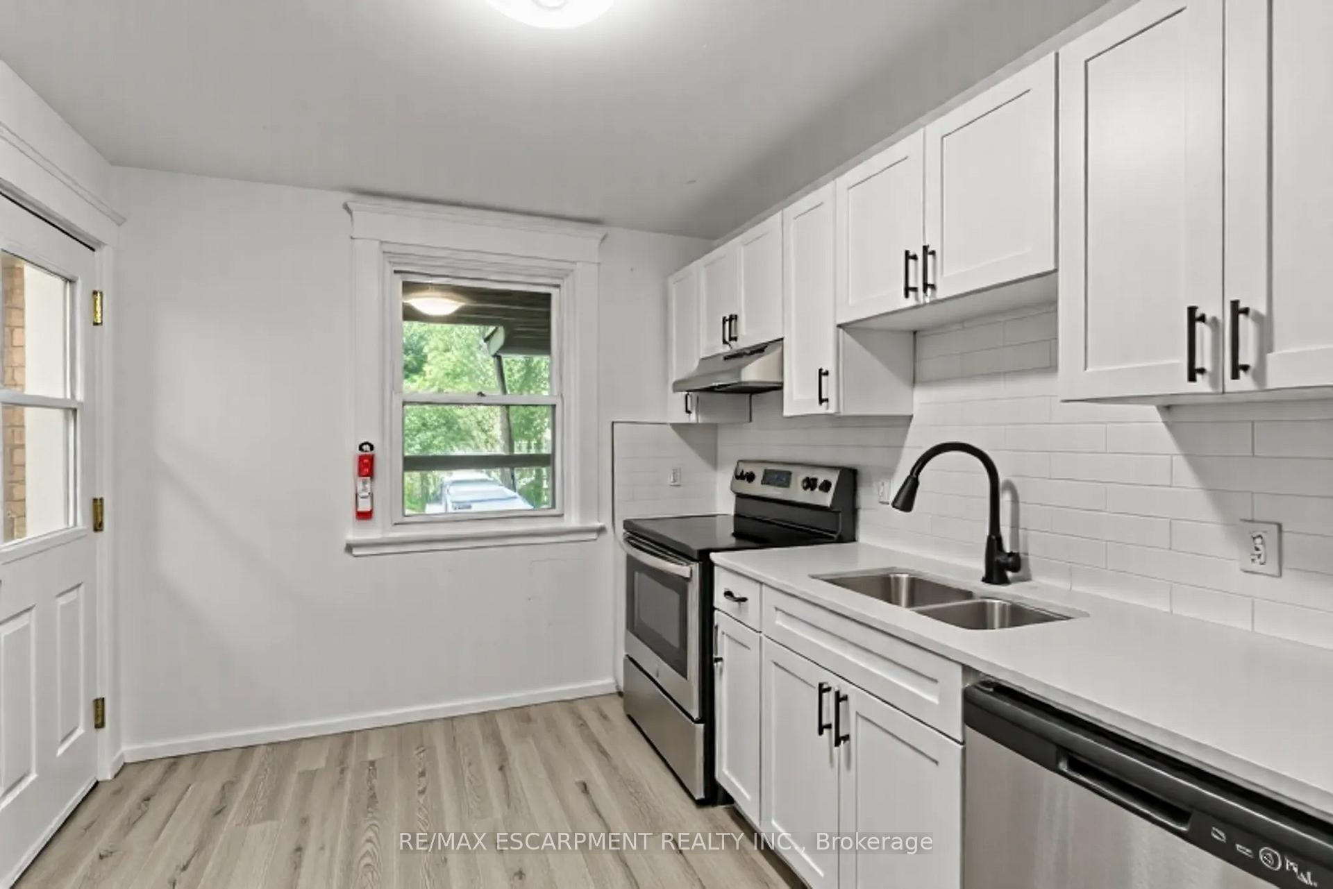 Photo 9 of 48 Locke Street S, Hamilton, Strathcona — HOMEH