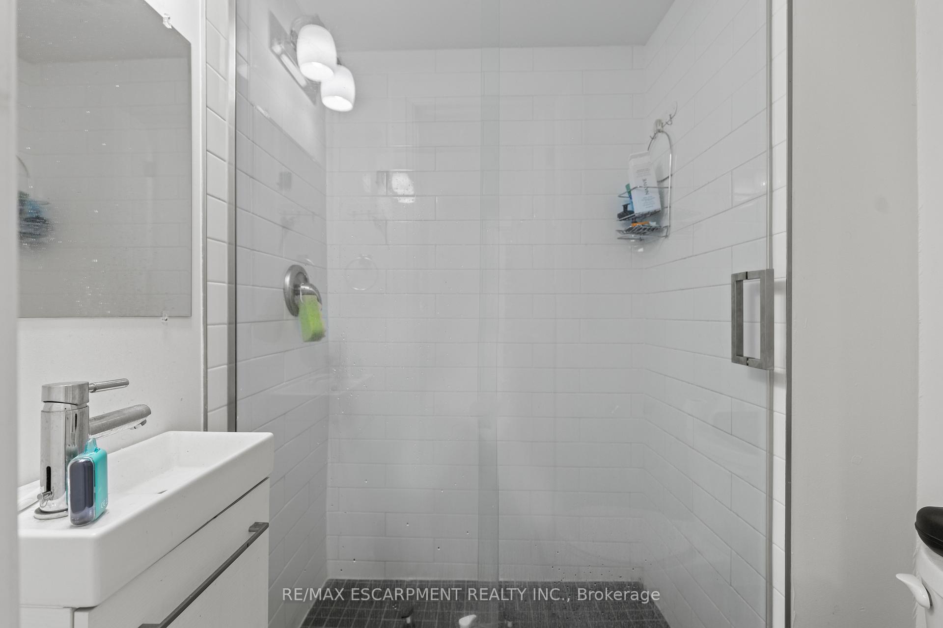 Photo 12 of 48 Locke Street S, Hamilton, Strathcona — HOMEH