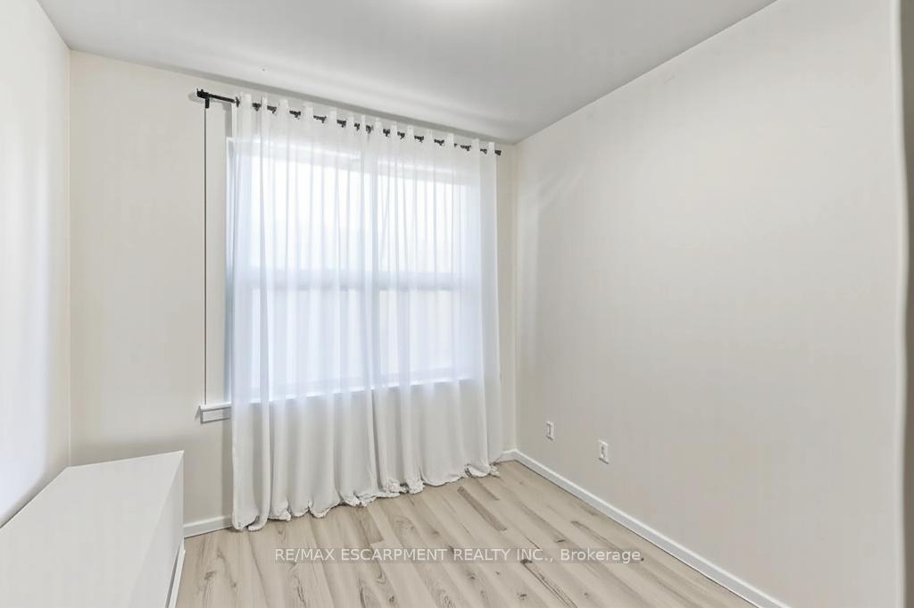 Photo 13 of 48 Locke Street S, Hamilton, Strathcona — HOMEH