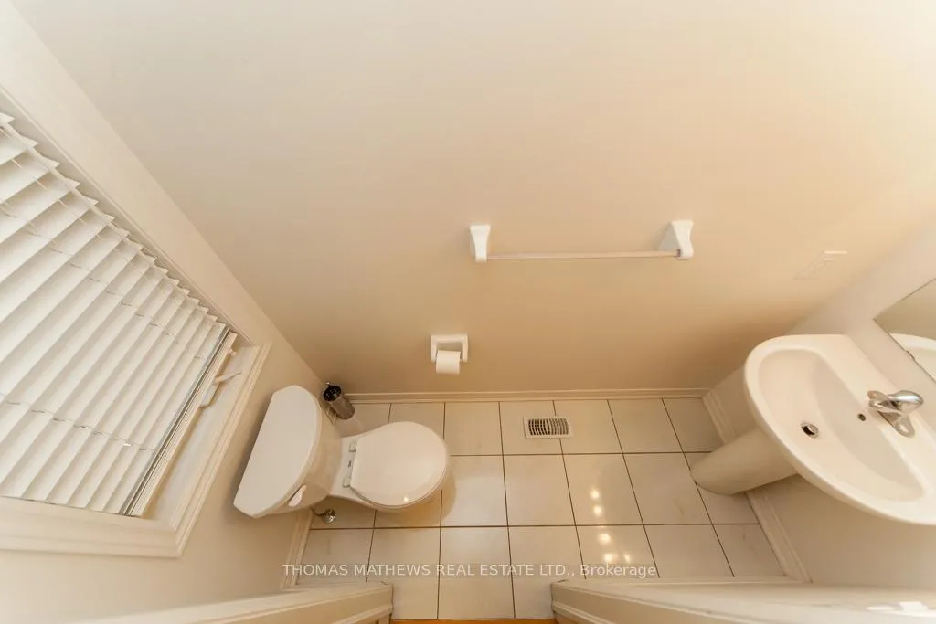 Photo 6 of 27 Vezna Crescent, Brampton, Credit Valley — HOMEH
