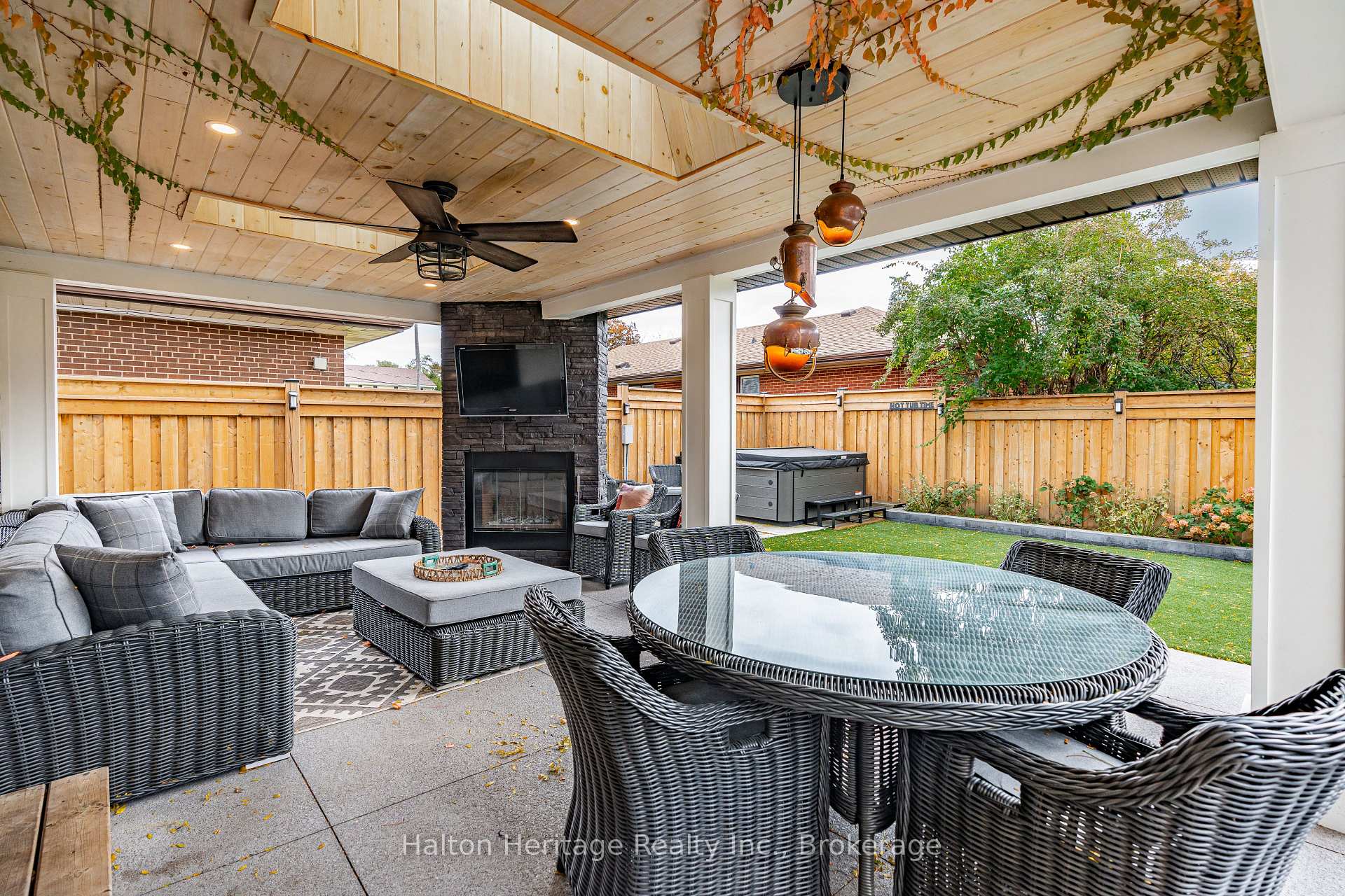 Photo 31 of 1432 Olga Drive, Burlington, Brant — HOMEH