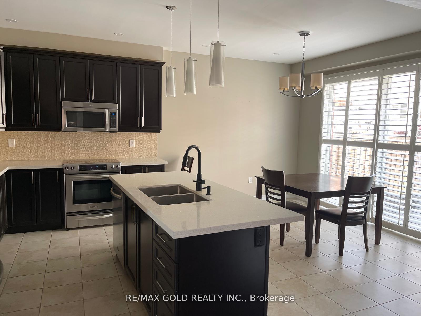 Photo 6 of Unit (Upper Portion), 100 Enford Crescent, Brampton, Northwest Brampton — HOMEH