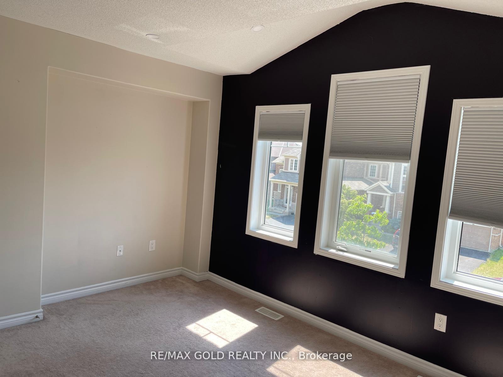 Photo 7 of Unit (Upper Portion), 100 Enford Crescent, Brampton, Northwest Brampton — HOMEH