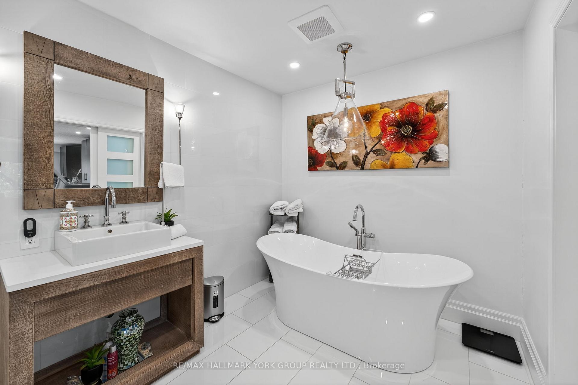 Photo 37 of 93 Seline Crescent, Barrie, Painswick South — HOMEH