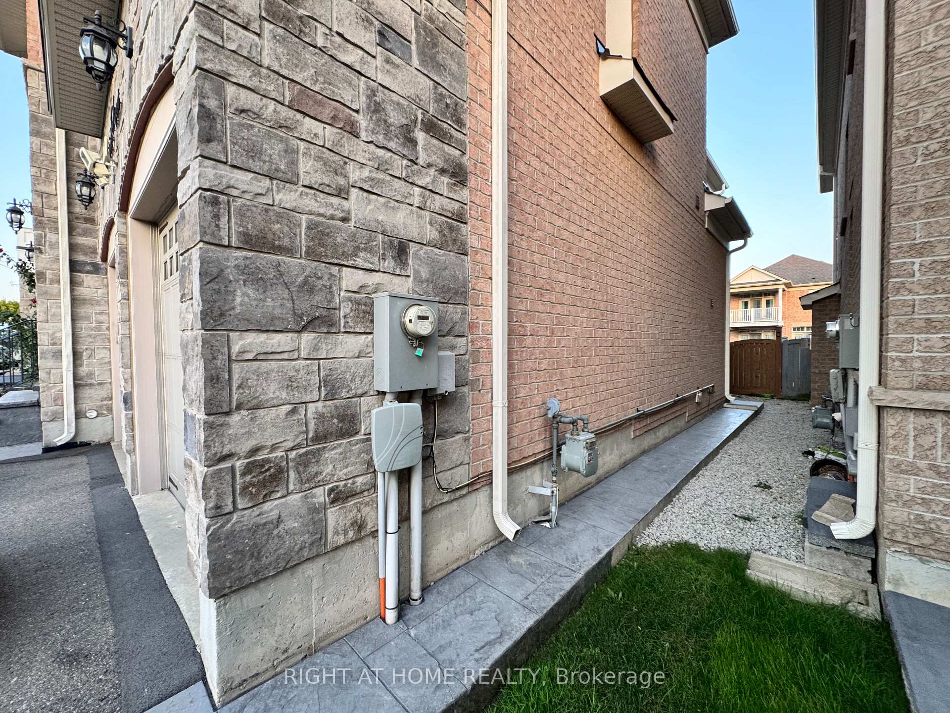 Photo 3 of Unit Basement, 13 Seapines Street, Brampton, Bram West — HOMEH
