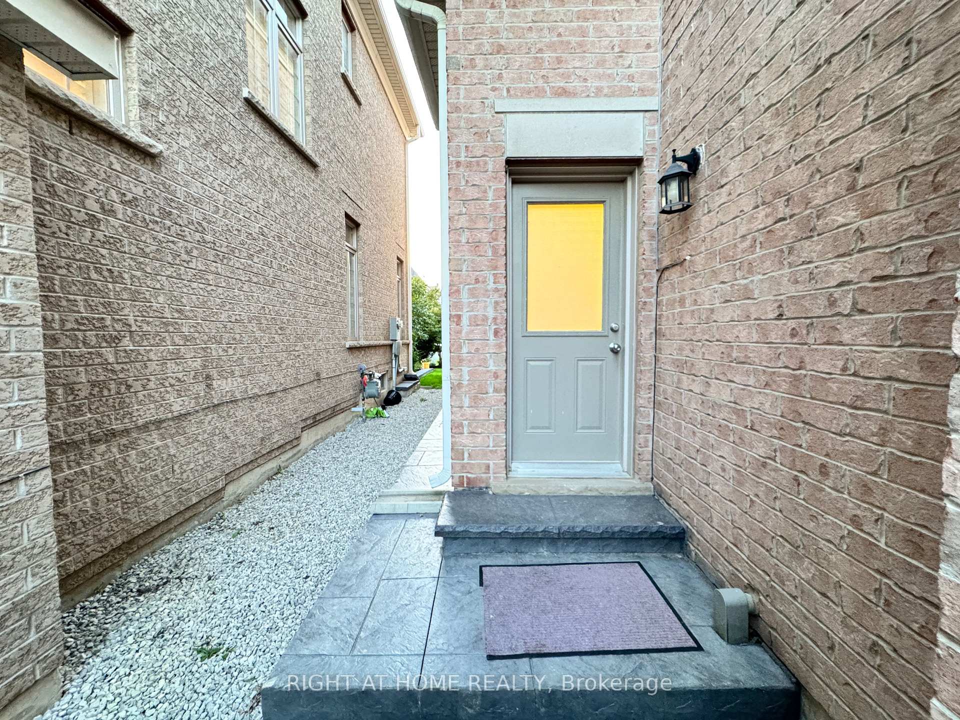 Photo 5 of Unit Basement, 13 Seapines Street, Brampton, Bram West — HOMEH