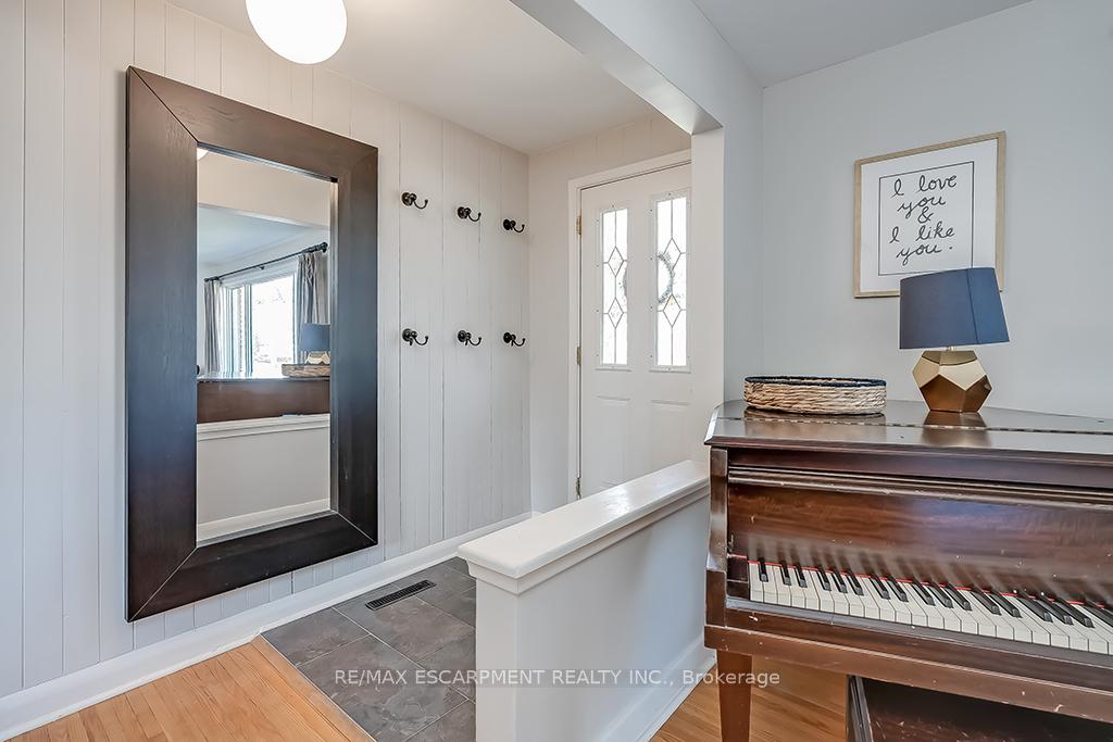 Photo 5 of 4340 Spruce Avenue, Burlington, Shoreacres — HOMEH