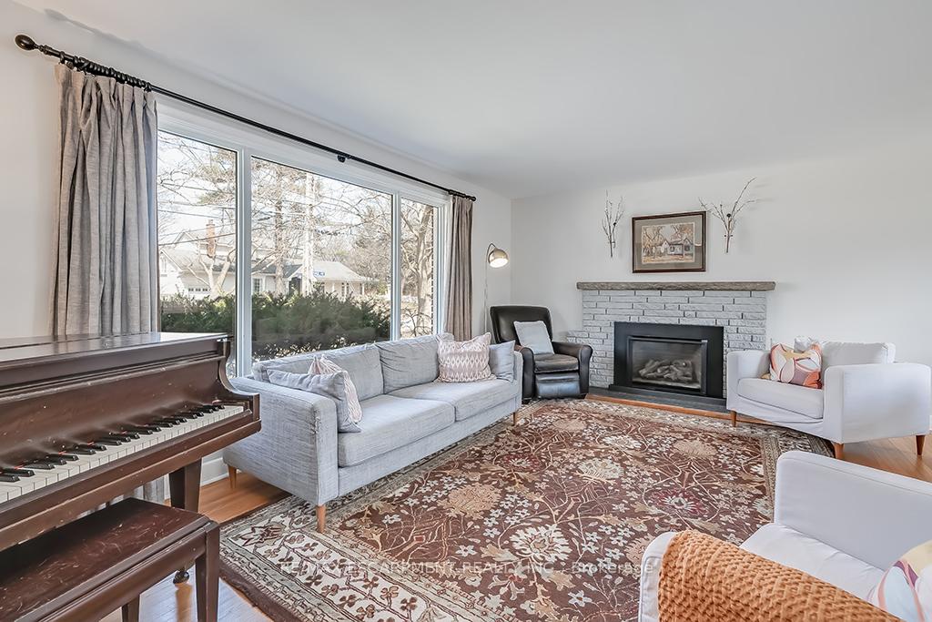 Photo 8 of 4340 Spruce Avenue, Burlington, Shoreacres — HOMEH