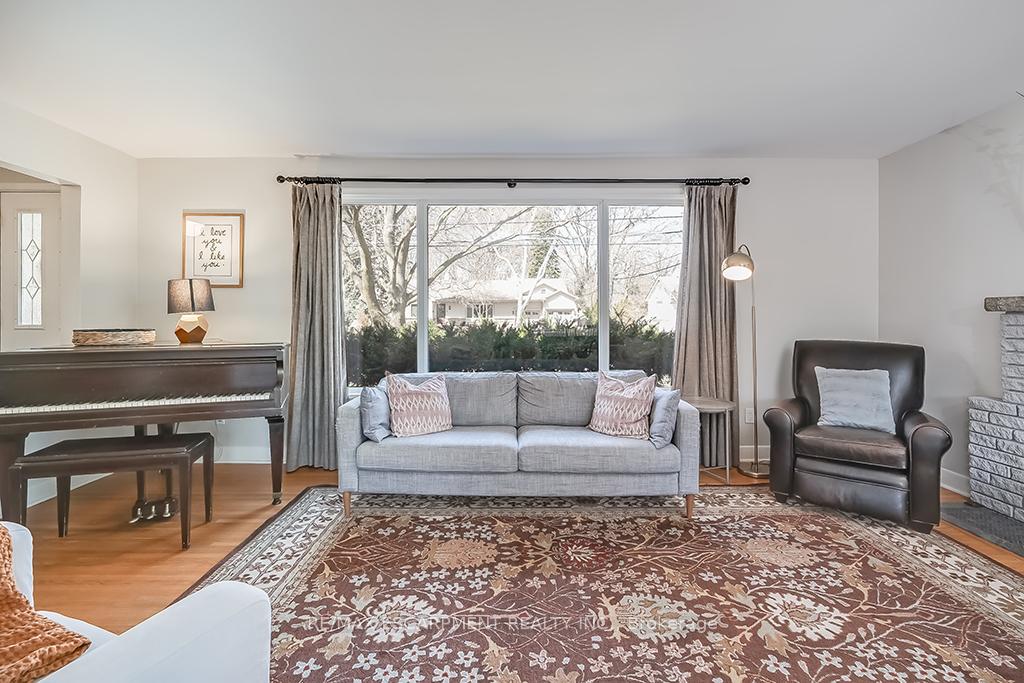 Photo 9 of 4340 Spruce Avenue, Burlington, Shoreacres — HOMEH