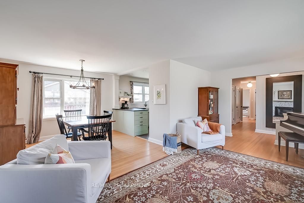 Photo 10 of 4340 Spruce Avenue, Burlington, Shoreacres — HOMEH