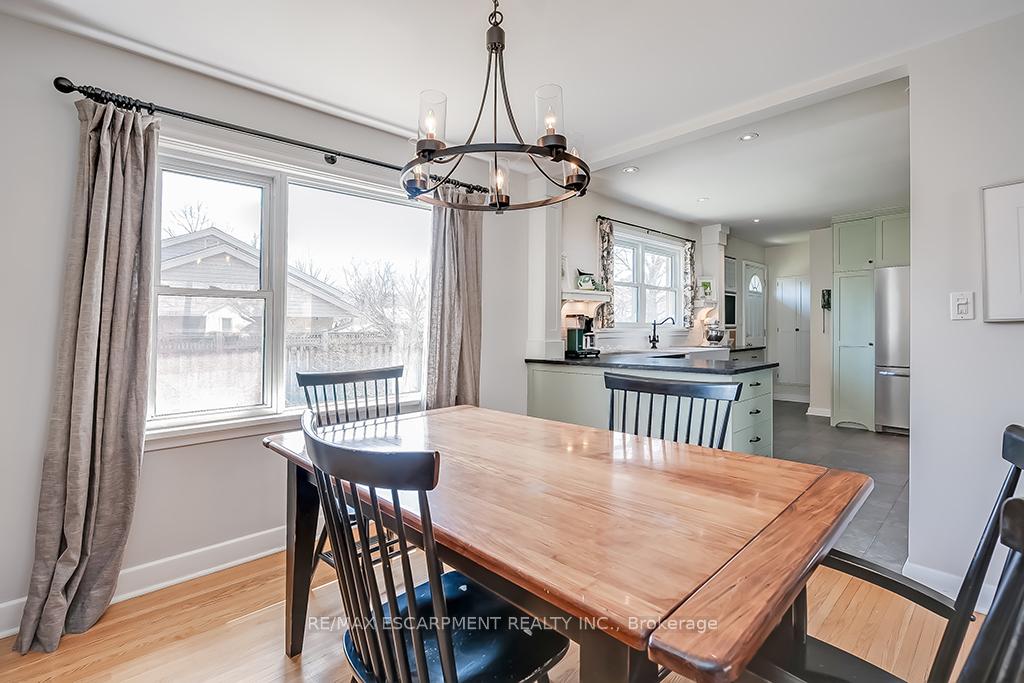 Photo 12 of 4340 Spruce Avenue, Burlington, Shoreacres — HOMEH