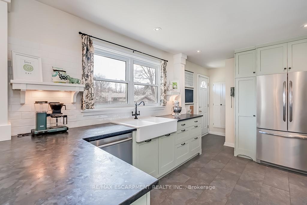 Photo 15 of 4340 Spruce Avenue, Burlington, Shoreacres — HOMEH