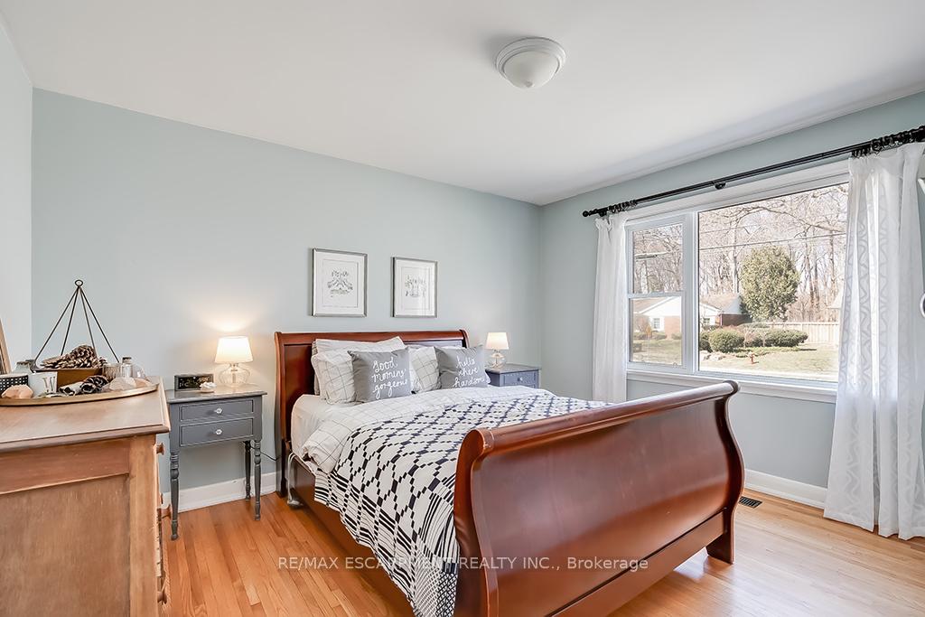Photo 18 of 4340 Spruce Avenue, Burlington, Shoreacres — HOMEH