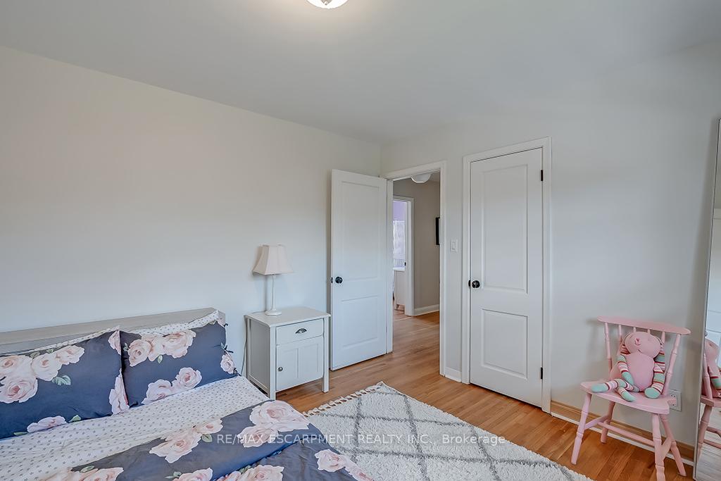 Photo 23 of 4340 Spruce Avenue, Burlington, Shoreacres — HOMEH