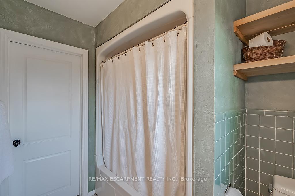 Photo 26 of 4340 Spruce Avenue, Burlington, Shoreacres — HOMEH