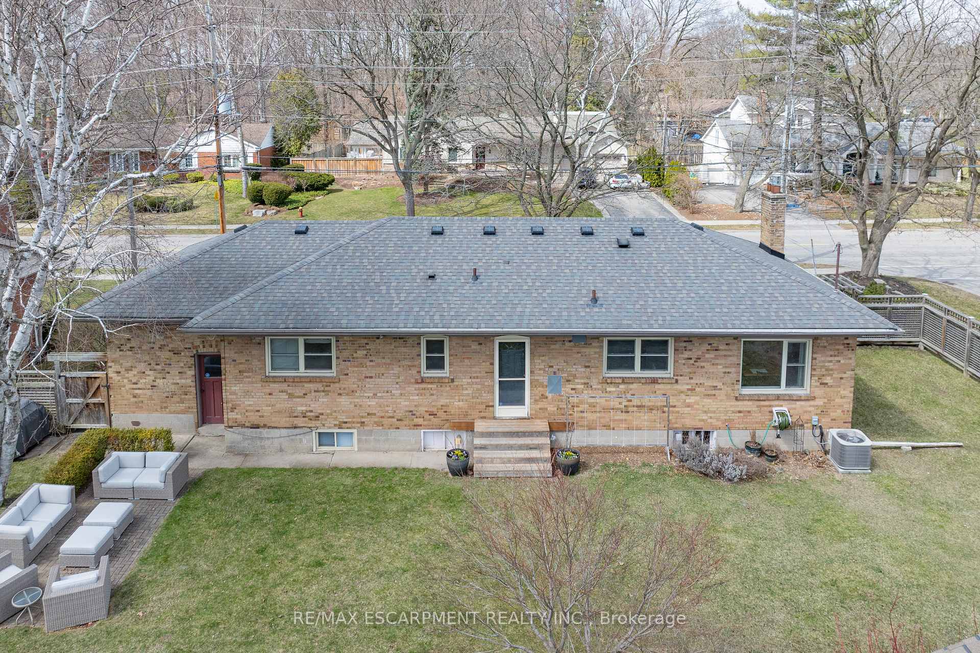 Photo 35 of 4340 Spruce Avenue, Burlington, Shoreacres — HOMEH