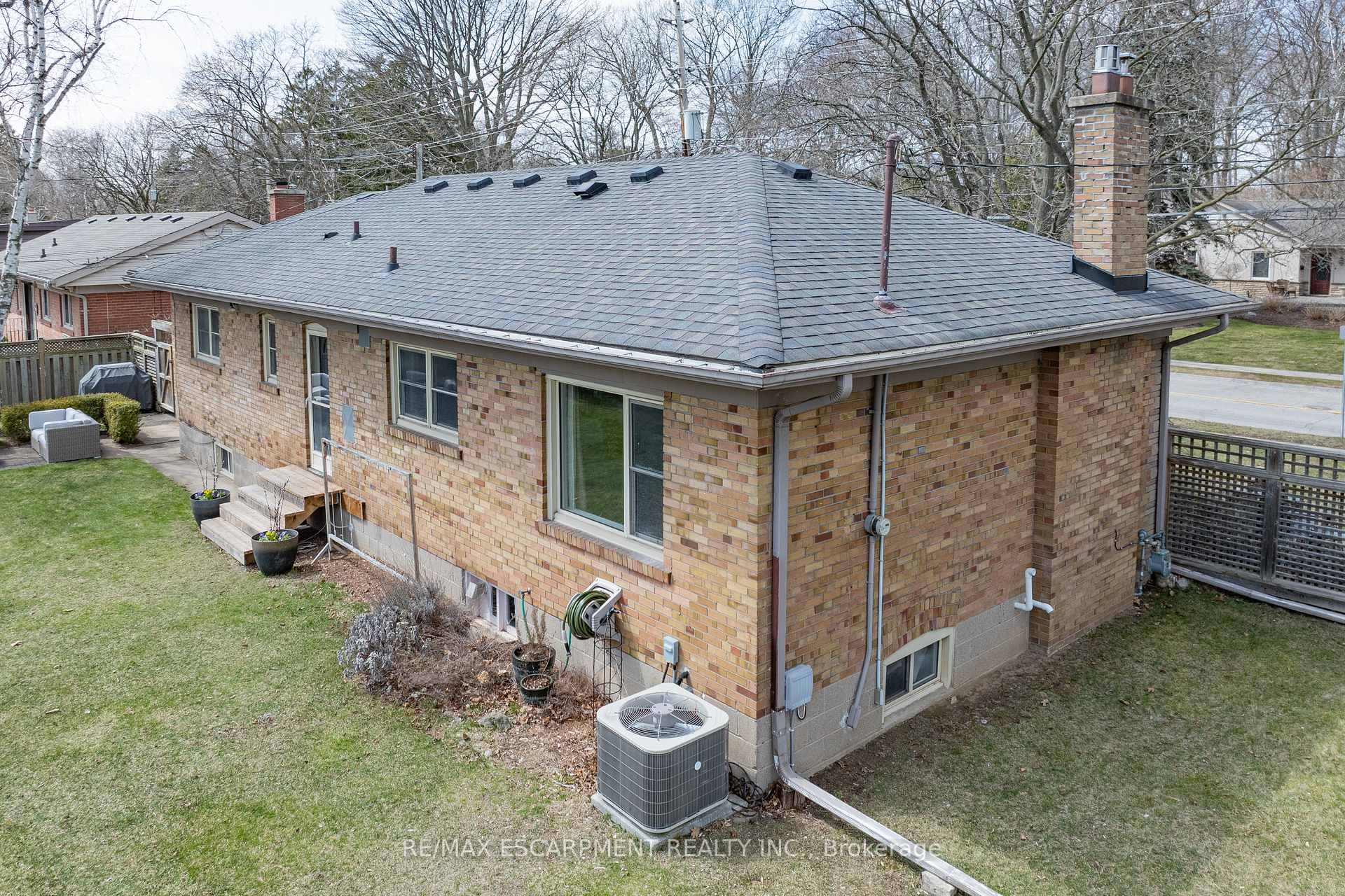 Photo 36 of 4340 Spruce Avenue, Burlington, Shoreacres — HOMEH