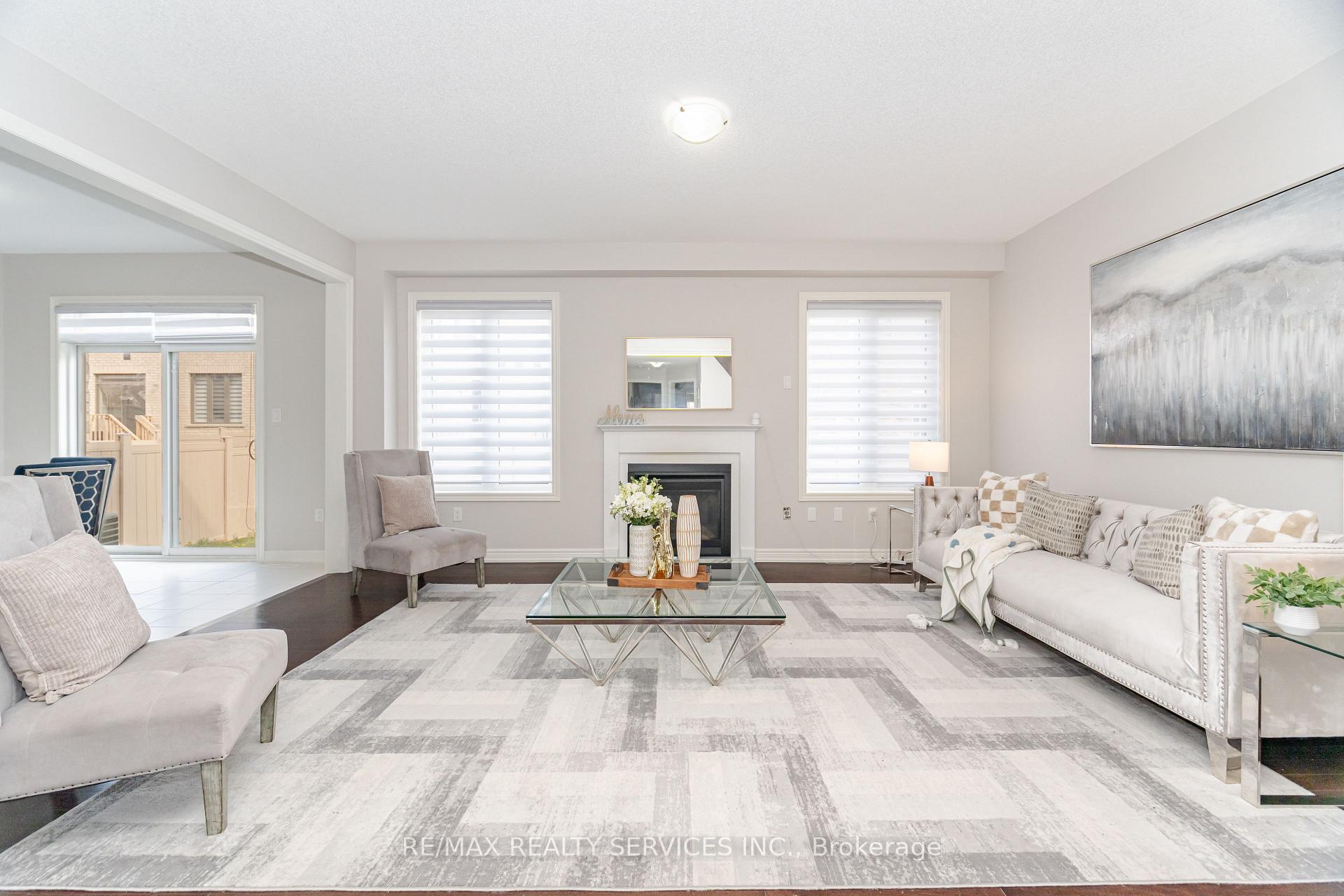 Photo 9 of 17 Goderich Drive, Brampton, Northwest Brampton — HOMEH