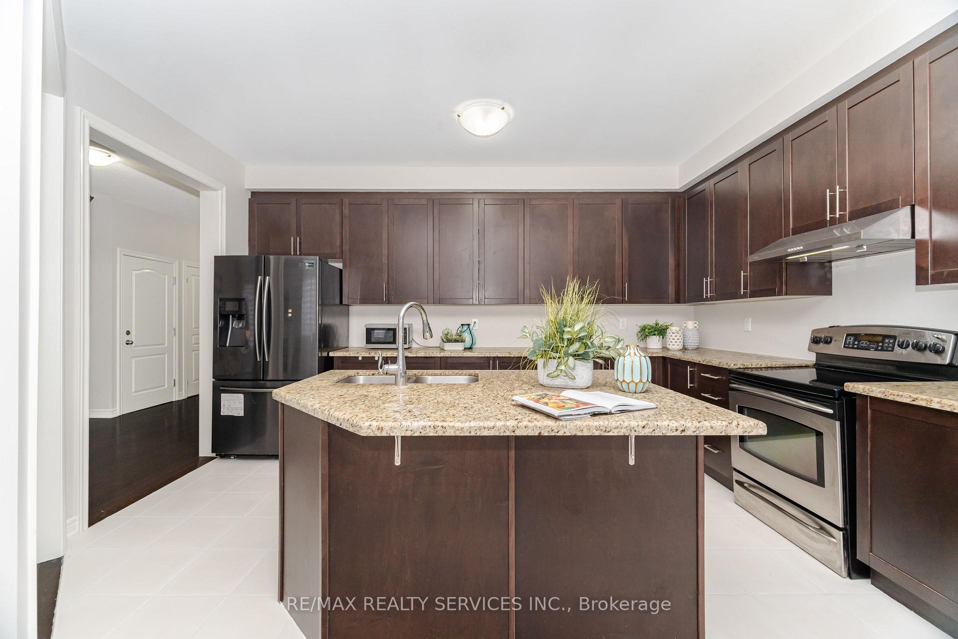 Photo 30 of 17 Goderich Drive, Brampton, Northwest Brampton — HOMEH