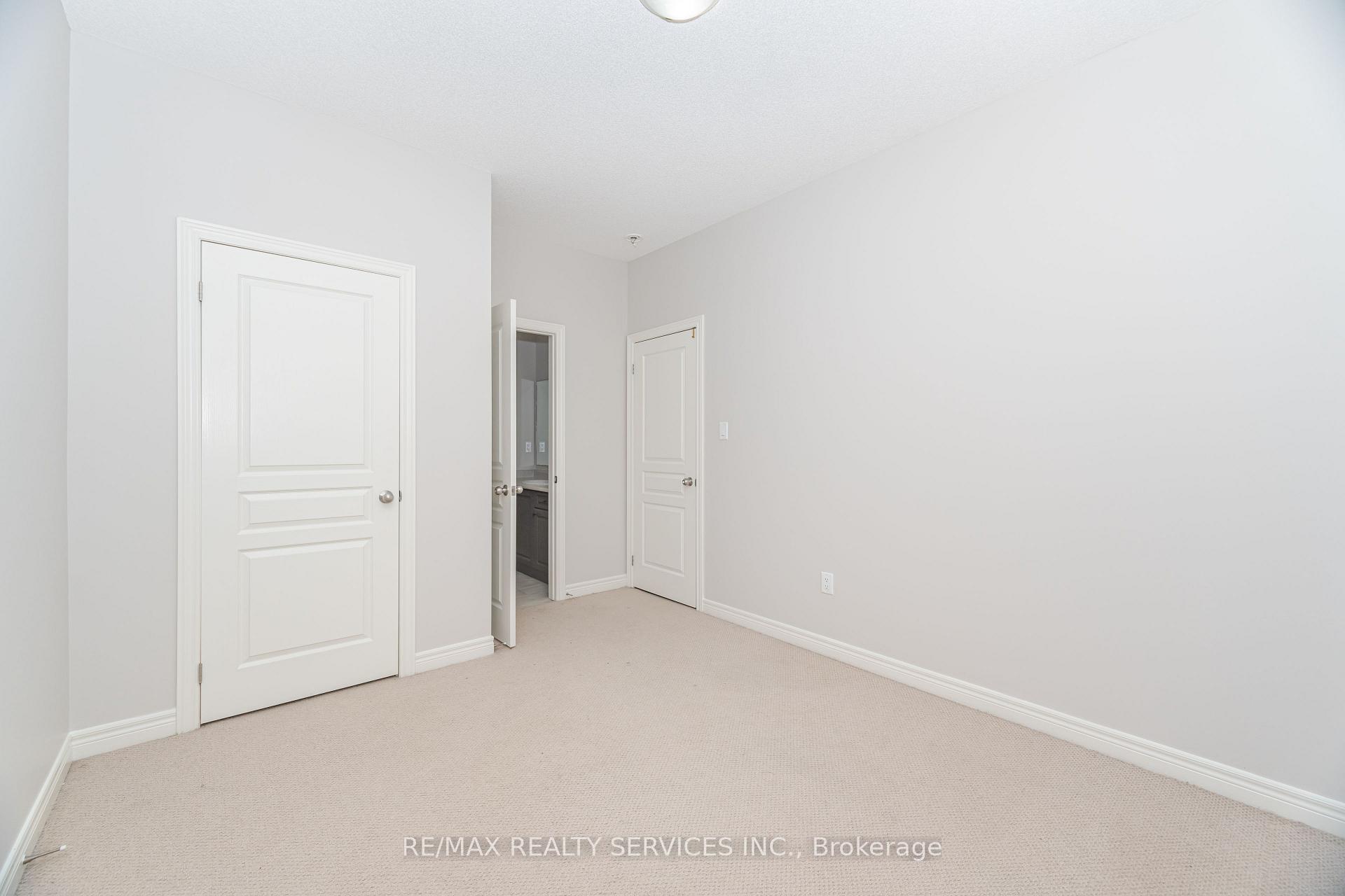 Photo 12 of 17 Goderich Drive, Brampton, Northwest Brampton — HOMEH