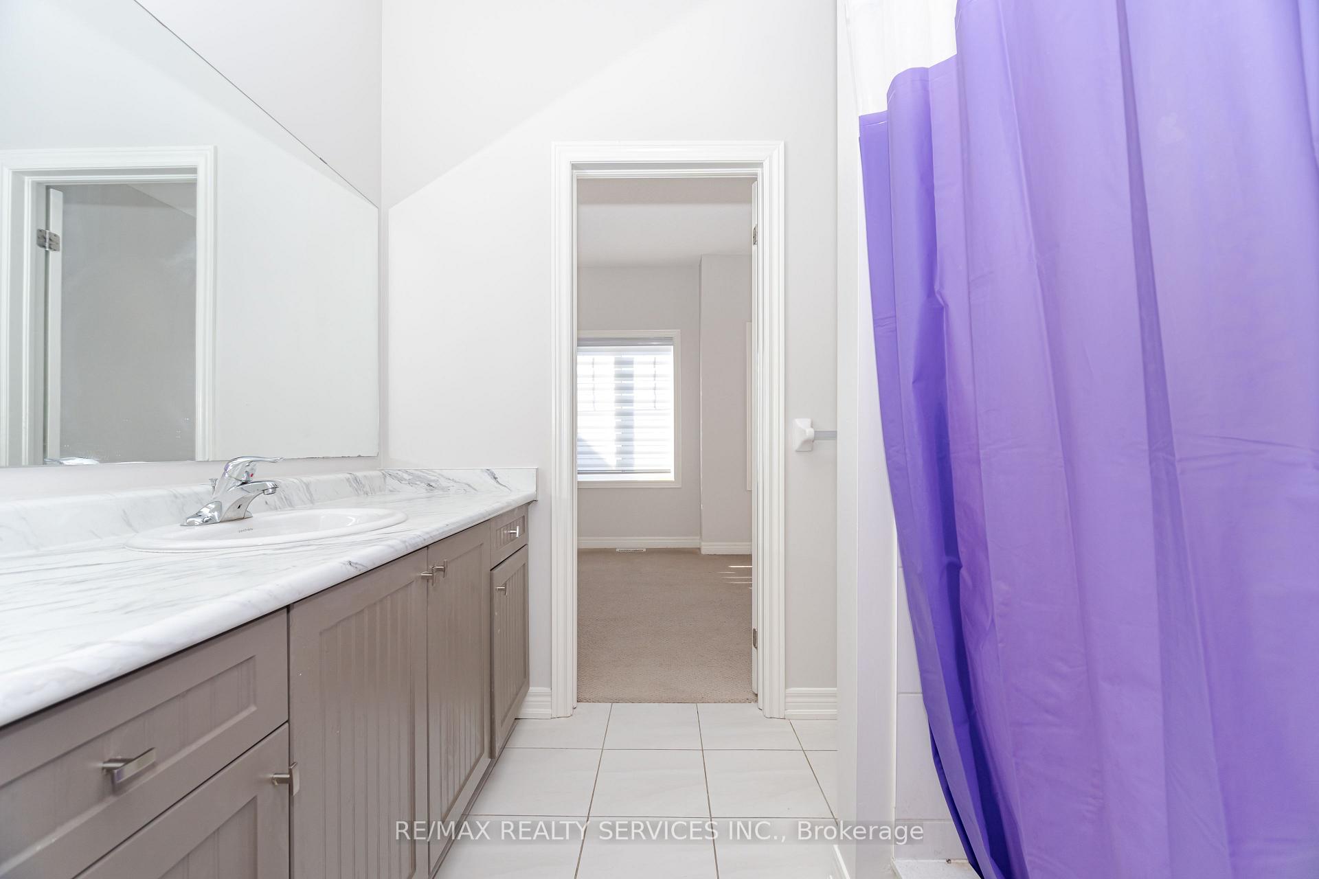 Photo 33 of 17 Goderich Drive, Brampton, Northwest Brampton — HOMEH