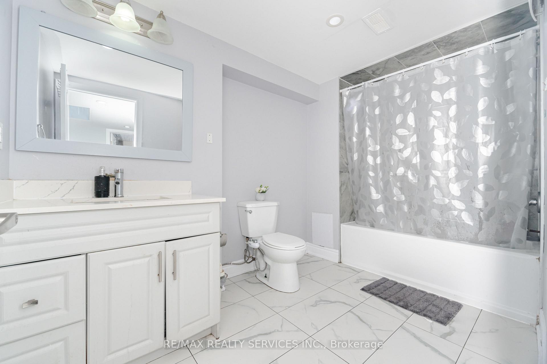 Photo 20 of 17 Goderich Drive, Brampton, Northwest Brampton — HOMEH